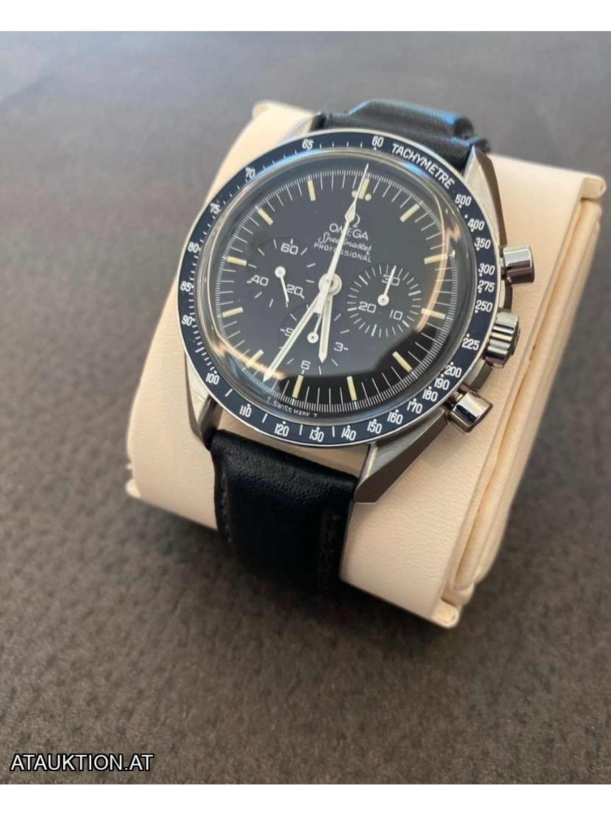 Omega Speedmaster Moonwatch Professional