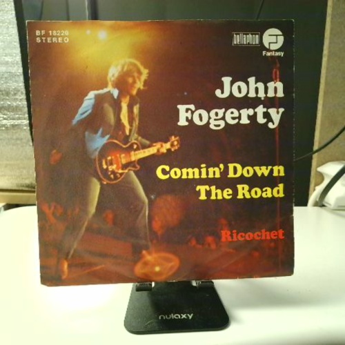 SINGLE / John Fogerty – Comin' Down The Road