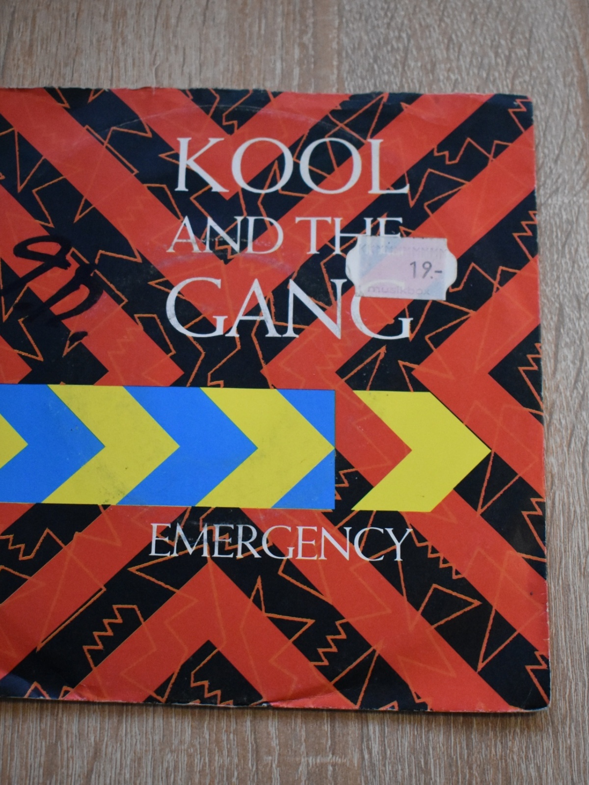 SINGLE / Kool And The Gang – Emergency