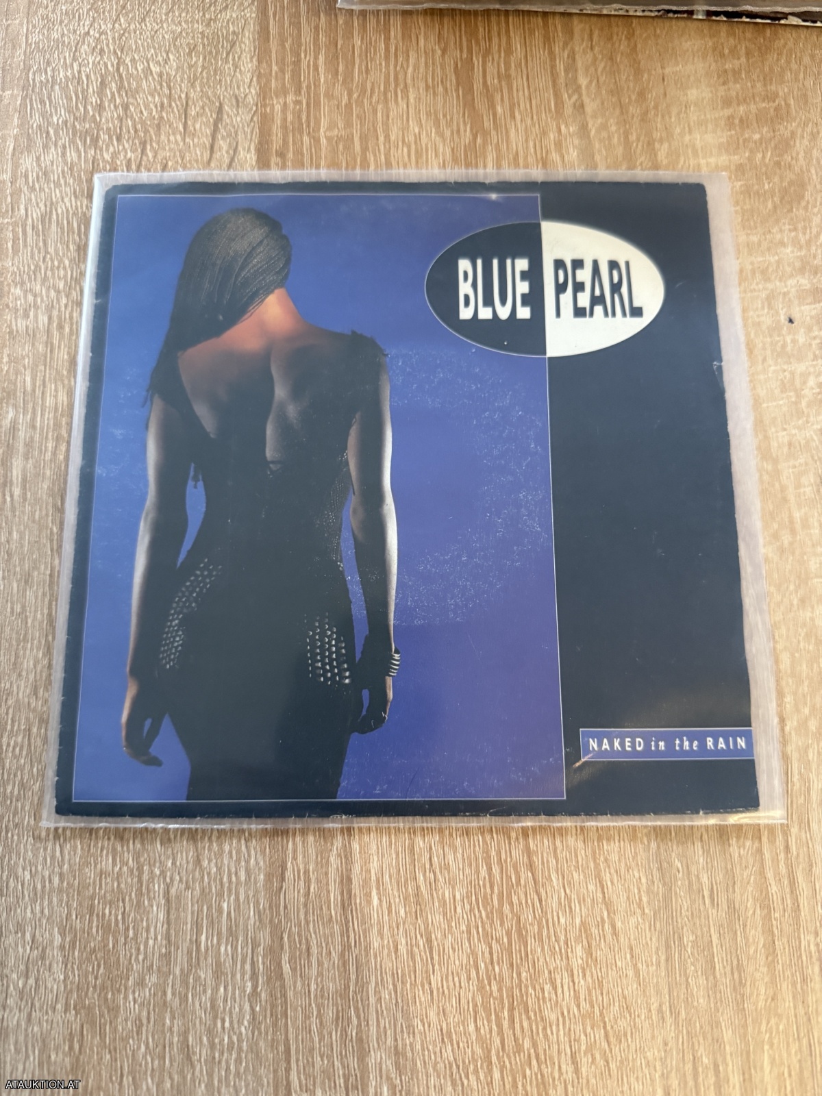 SINGLE / Blue Pearl – Naked In The Rain