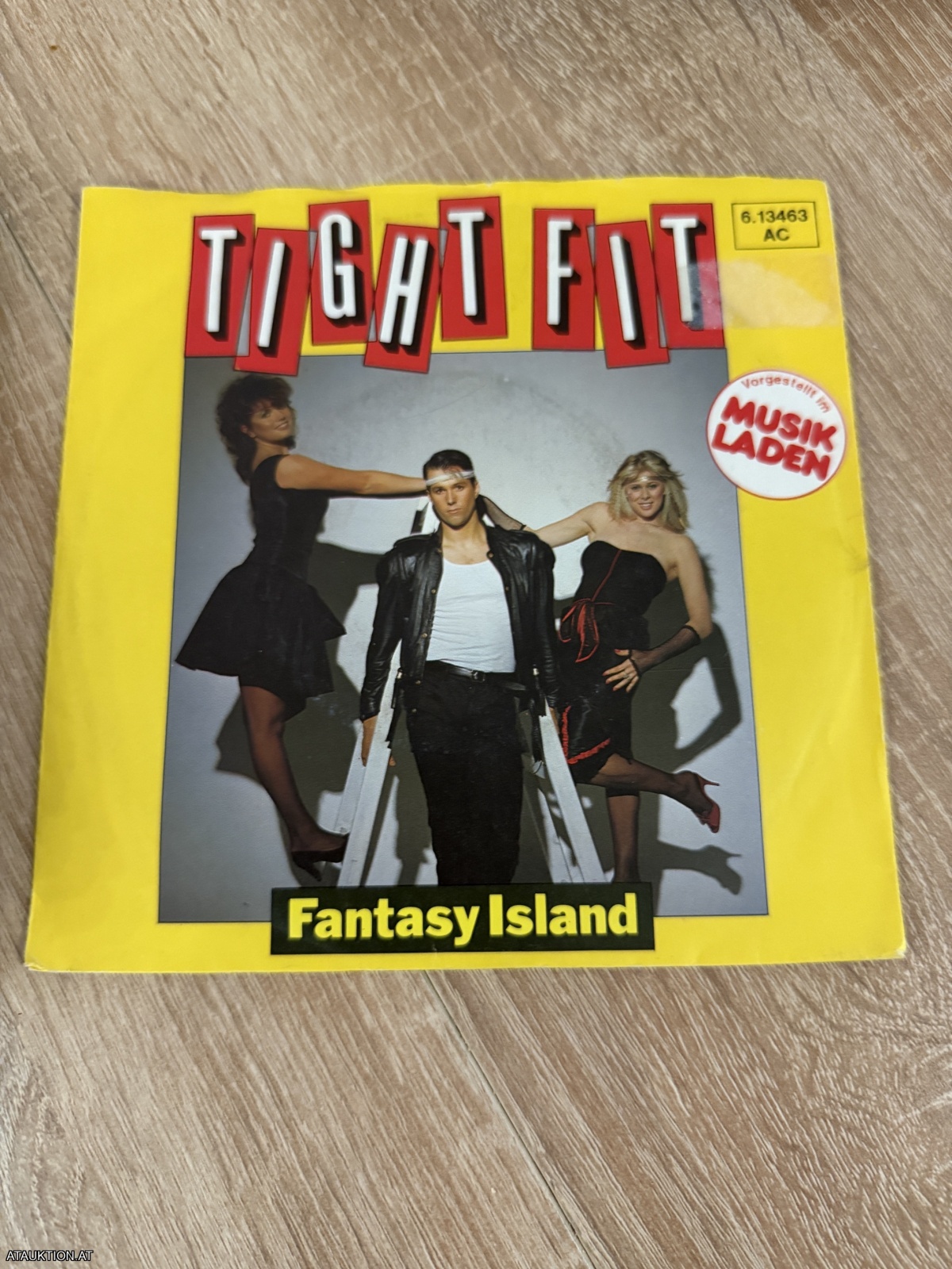 SINGLE / Tight Fit – Fantasy Island