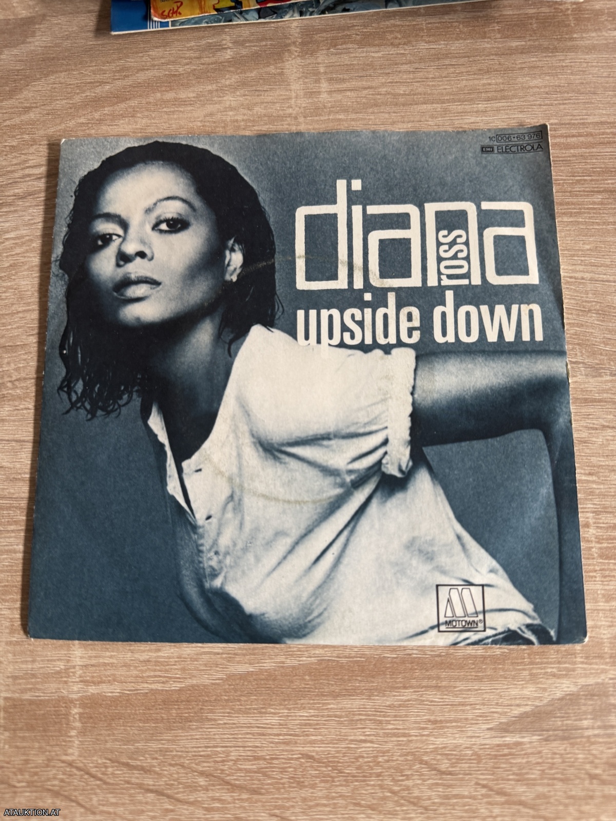 SINGLE / Diana Ross – Upside Down