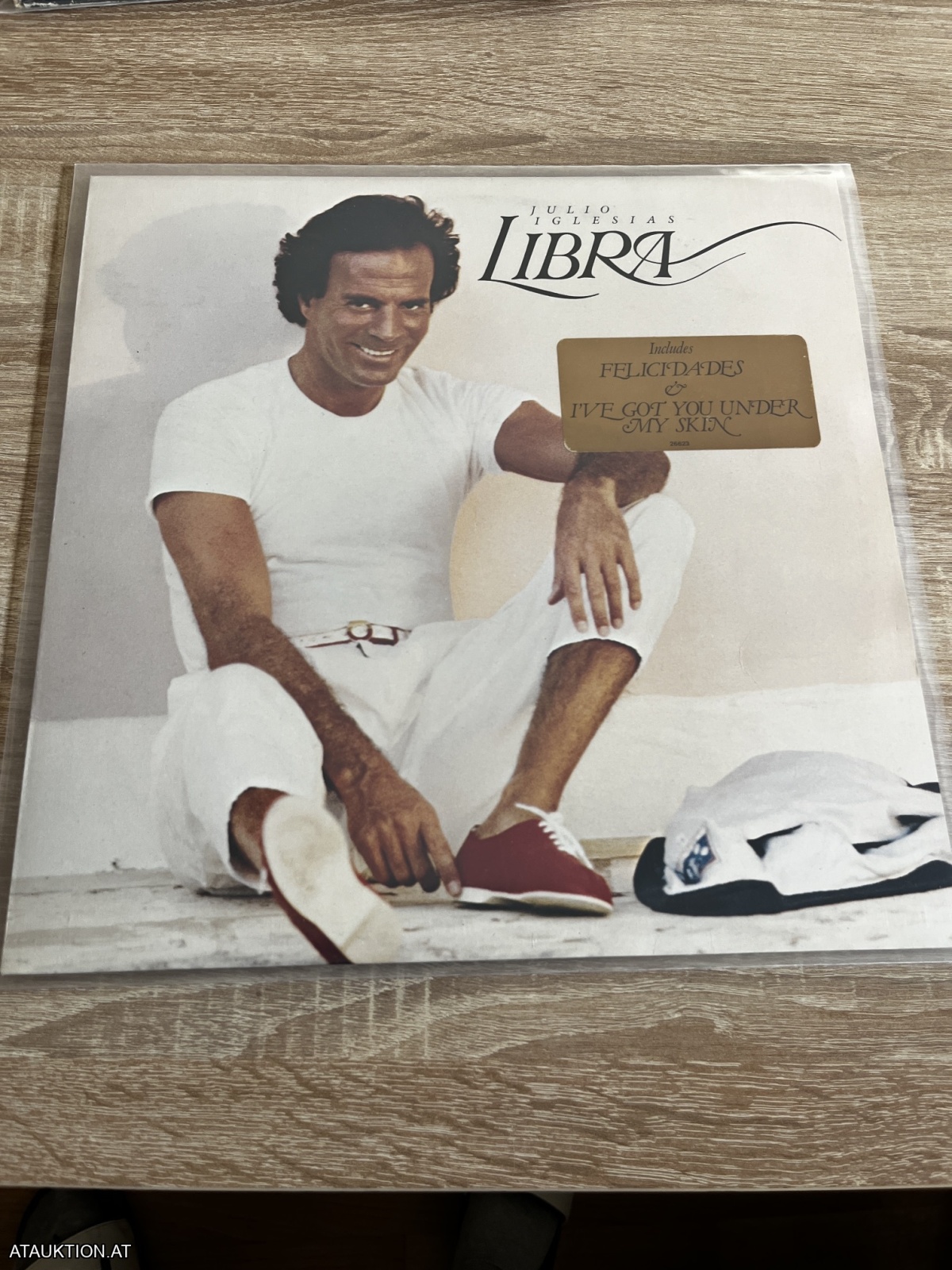 LP / Julio Iglesias – Libra