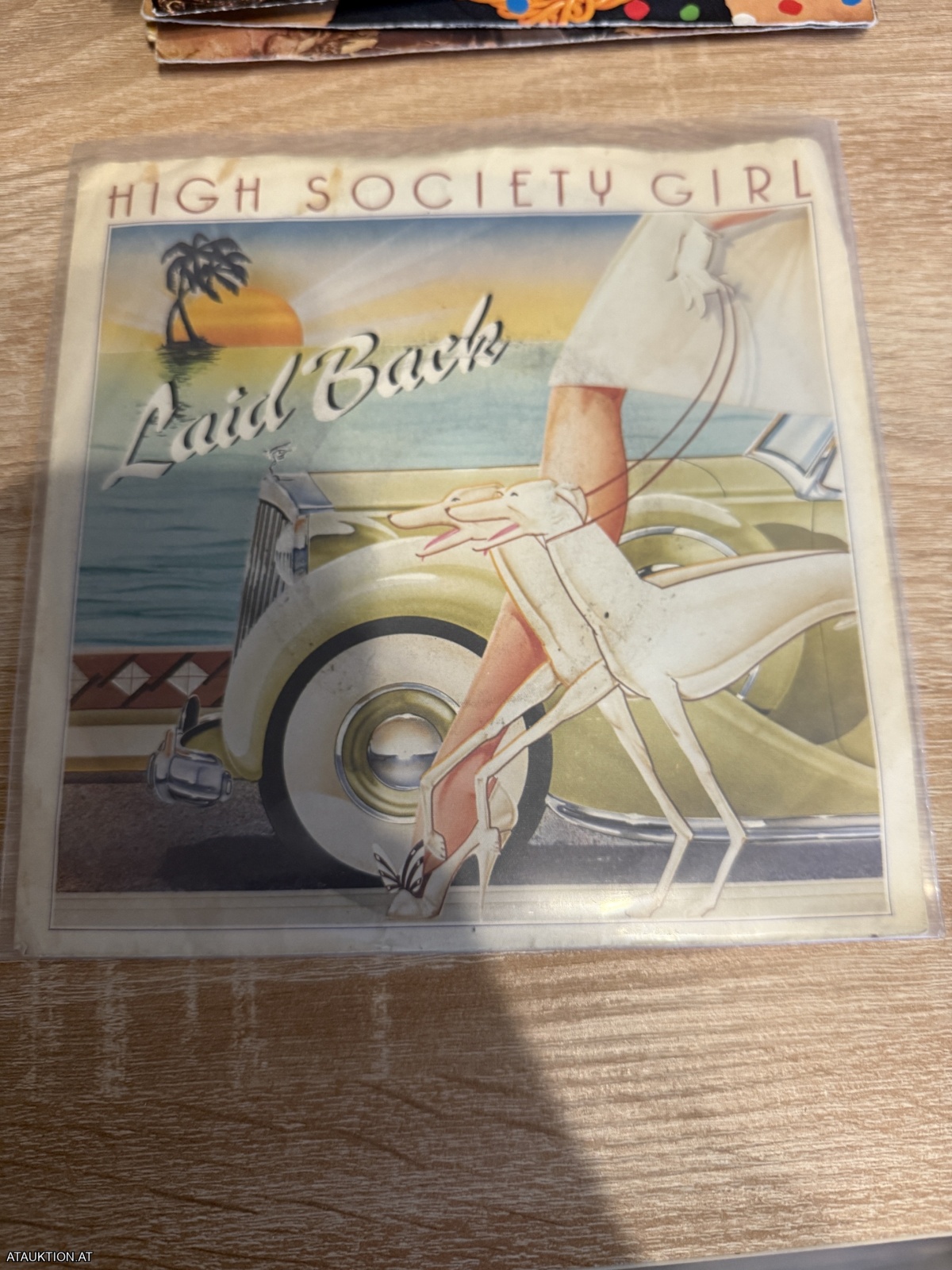 SINGLE / Laid Back – High Society Girl