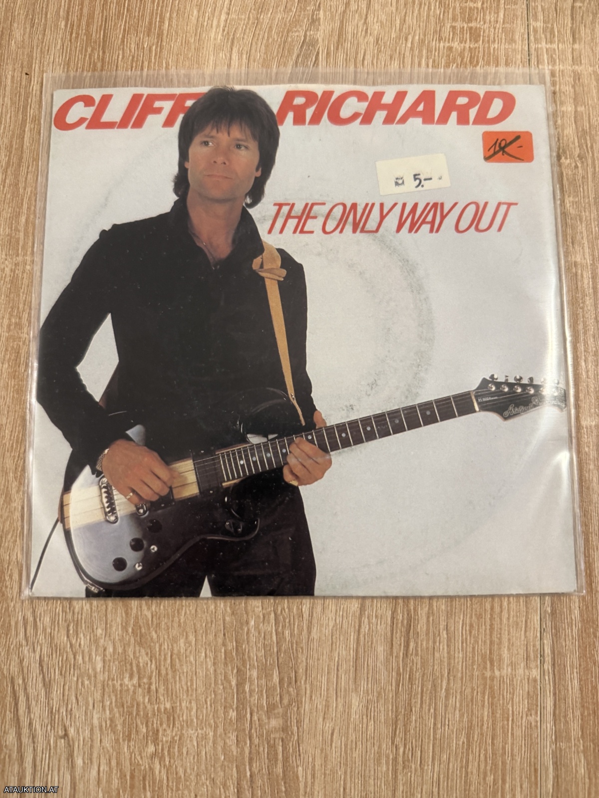 SINGLE / Cliff Richard – The Only Way Out