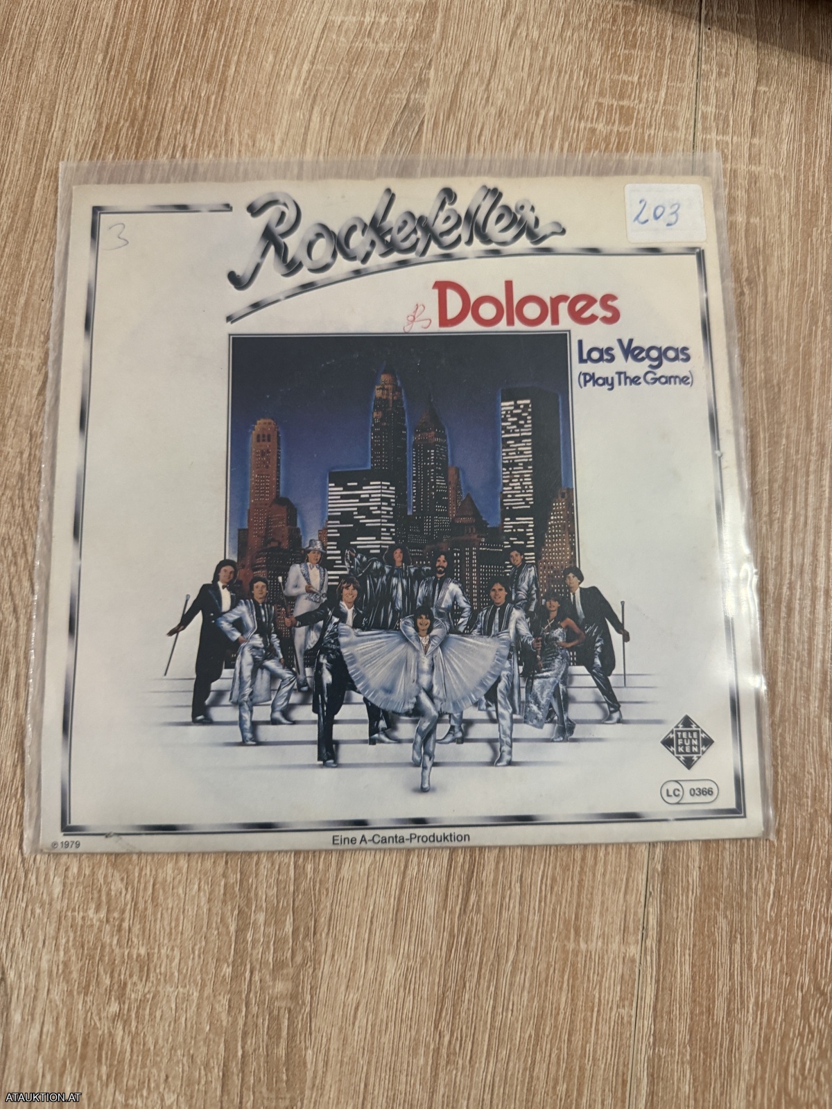 SINGLE / Rockefeller – Dolores