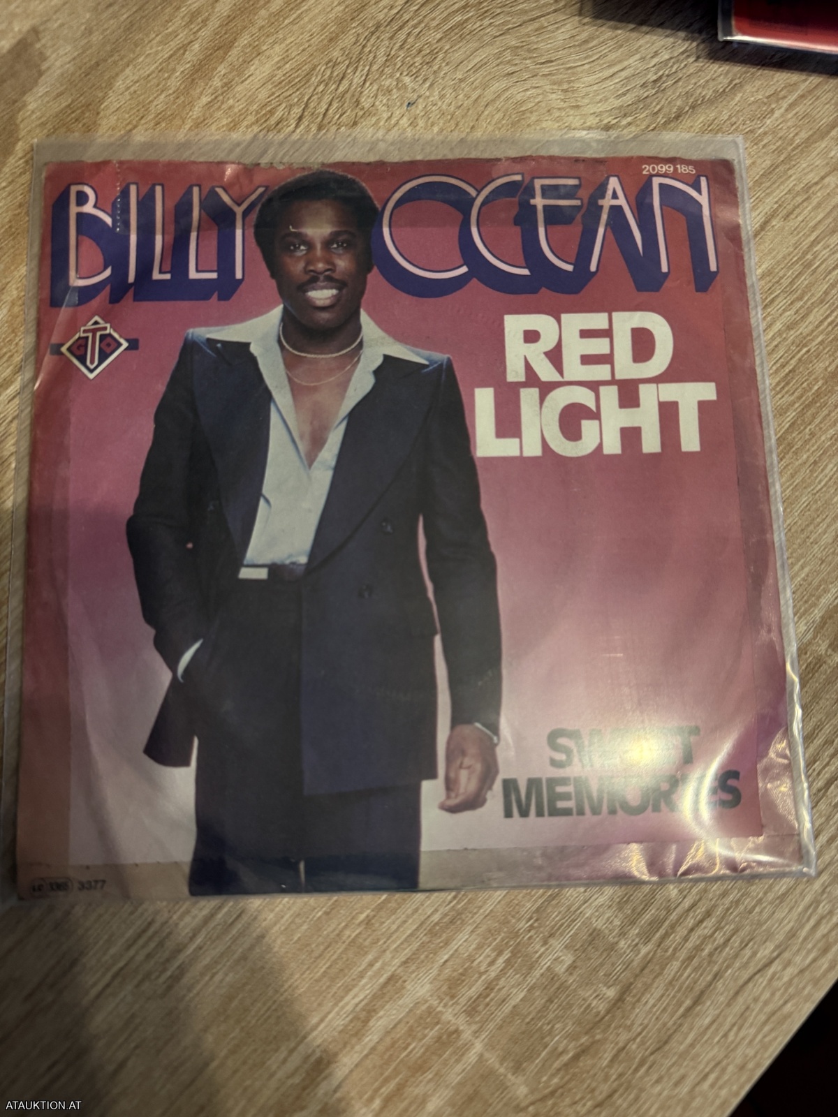 SINGLE / Billy Ocean – Red Light