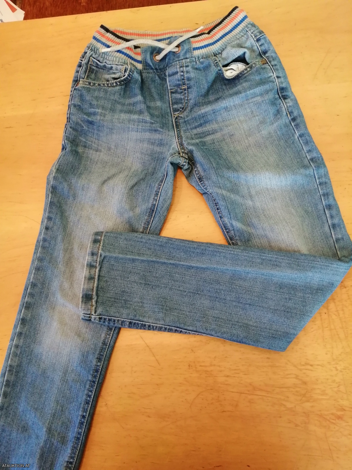 Jeans in gr. 140