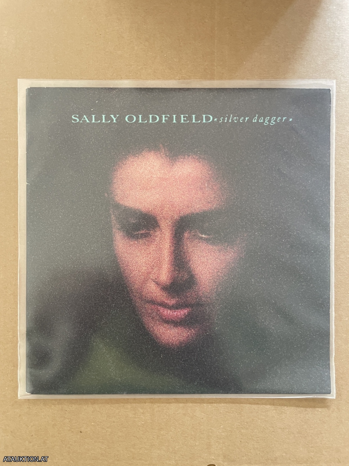 SINGLE / Sally Oldfield – Silver Dagger