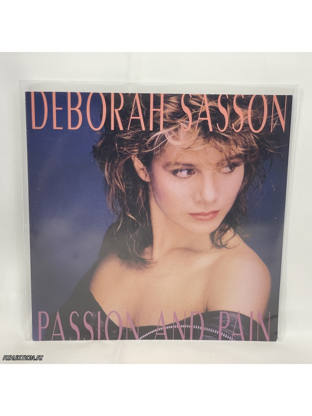 SINGLE / Deborah Sasson – Passion And Pain