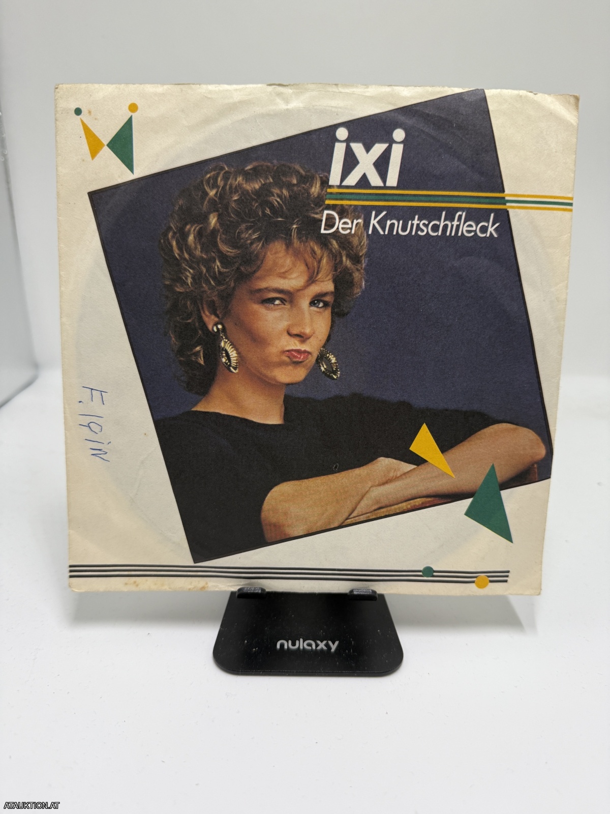 Single / Ixi – Der Knutschfleck