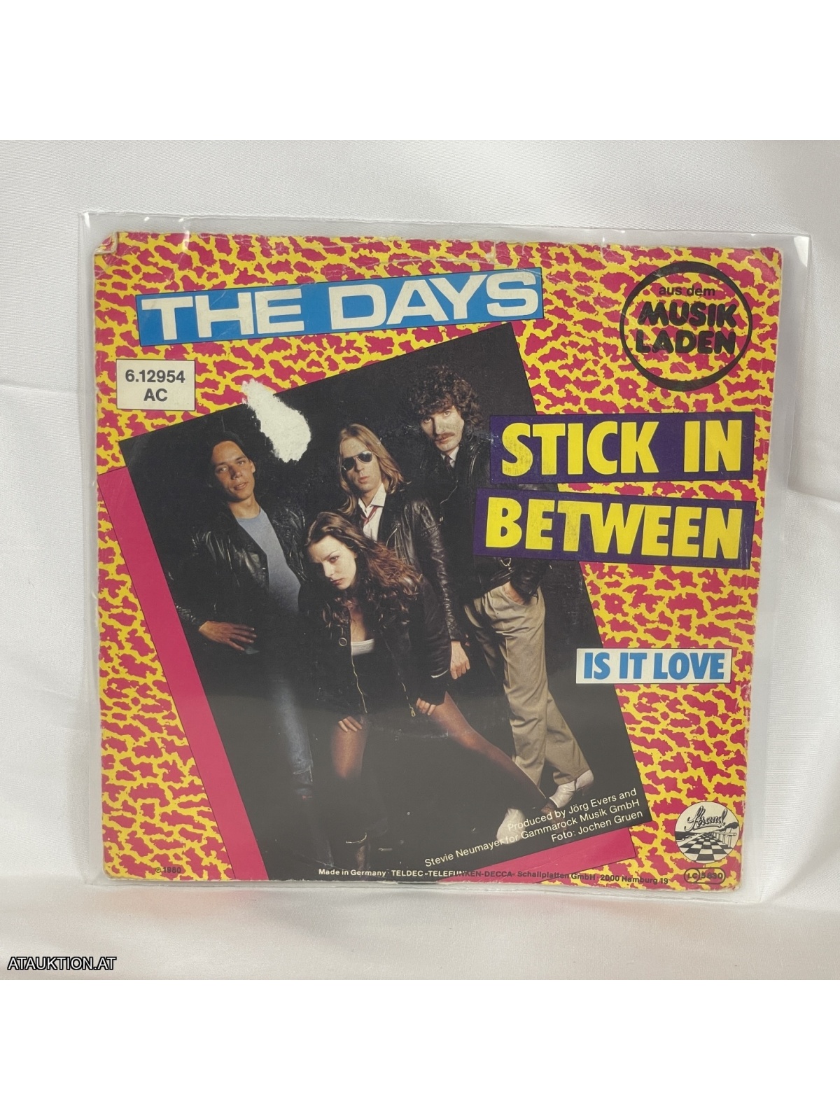 SINGLE / The Days – Stick In Between