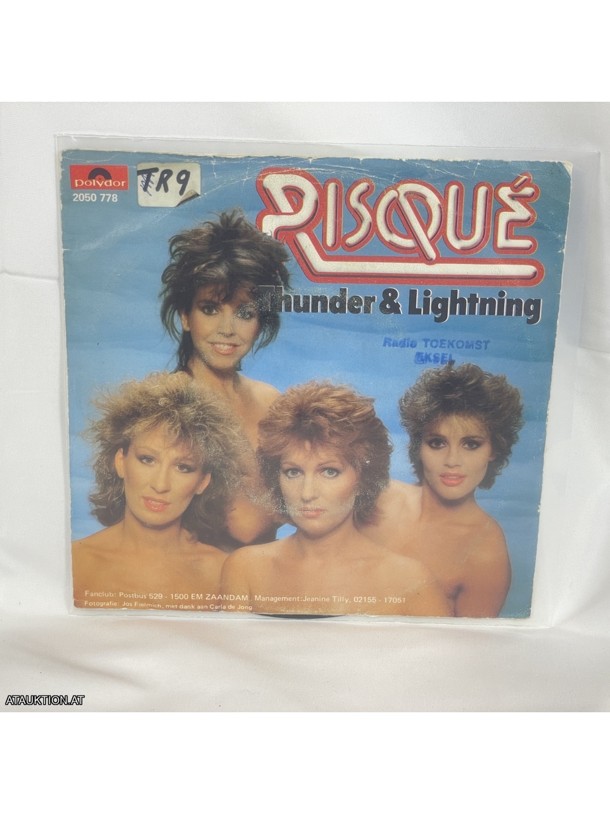 SINGLE / Risqué – Thunder & Lightning