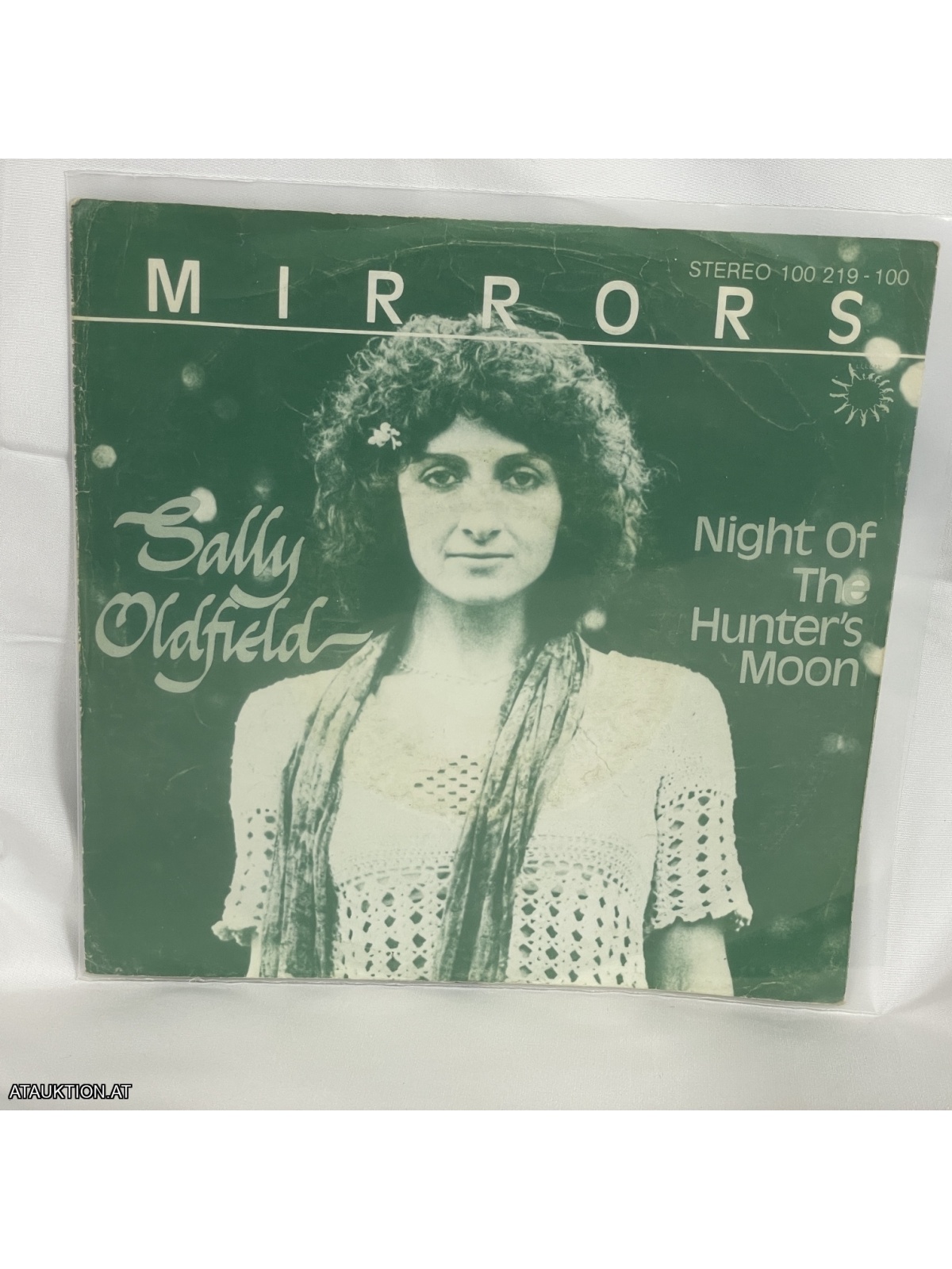 SINGLE / Sally Oldfield – Mirrors