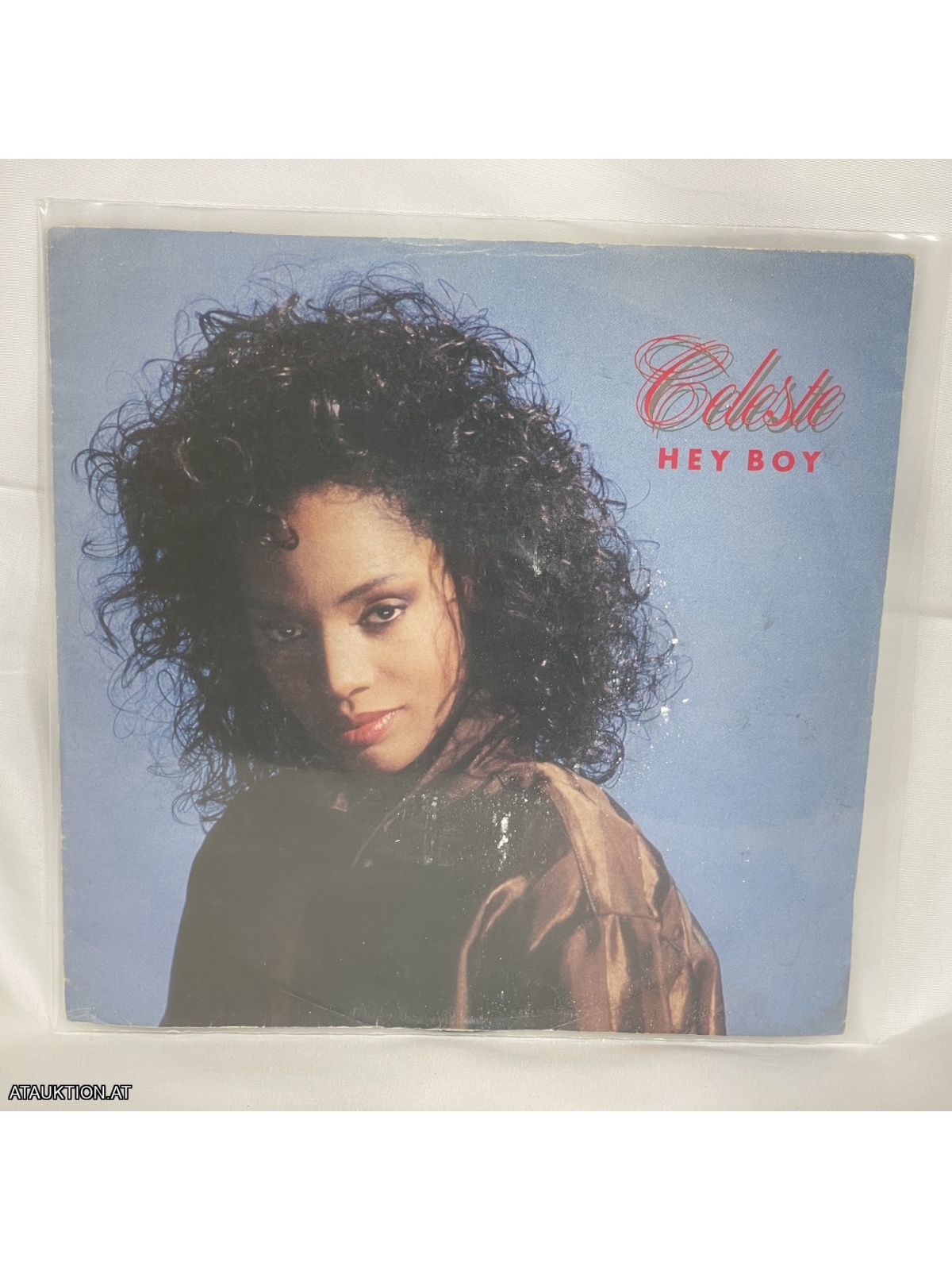 SINGLE / Celeste – Hey Boy