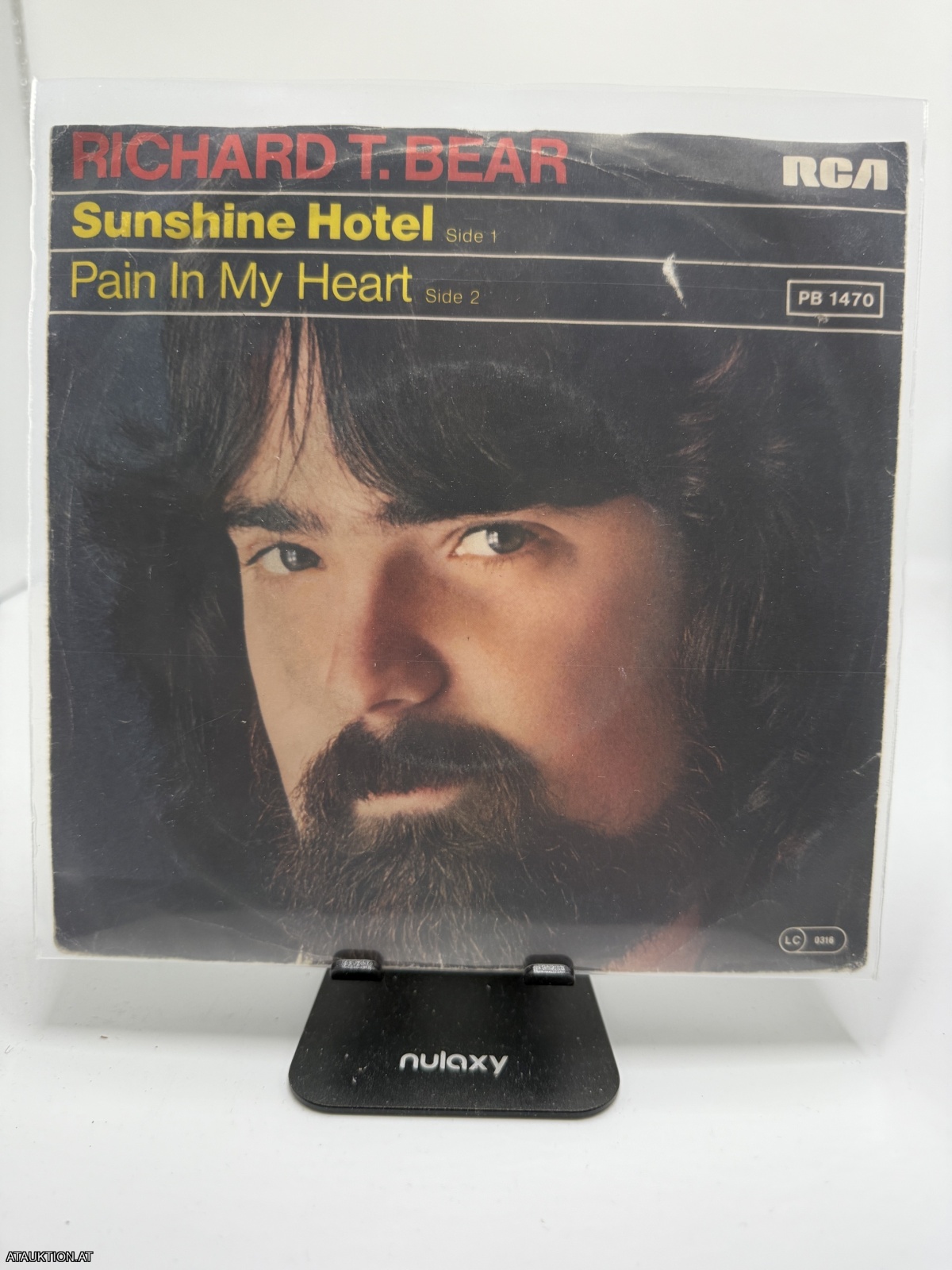 Single / Richard T. Bear – Sunshine Hotel / Pain In My Heart