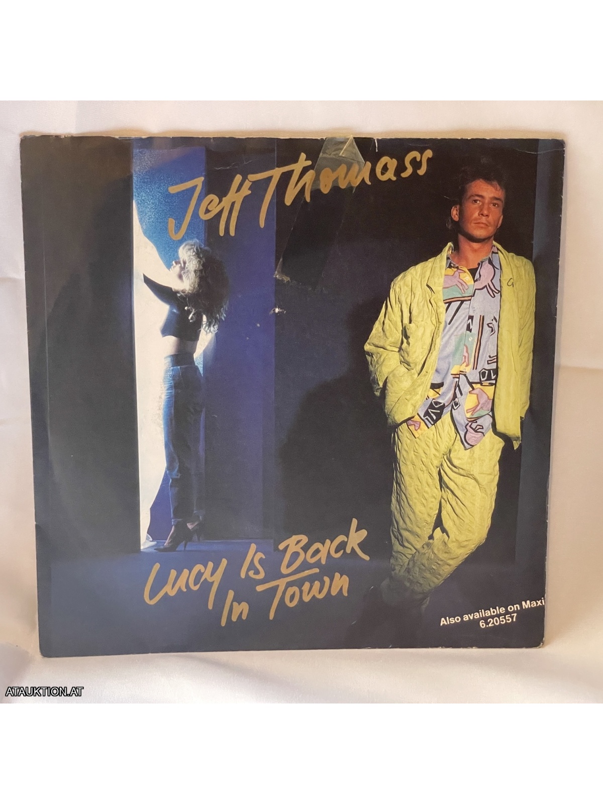 SINGLE / Jeff Thomass – Lucy Is Back In Town