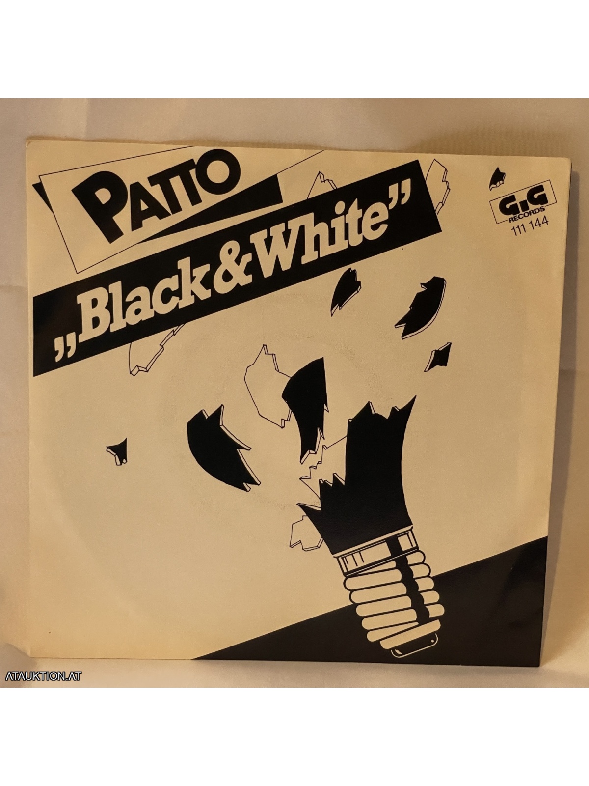 SINGLE / Patto – Black And White