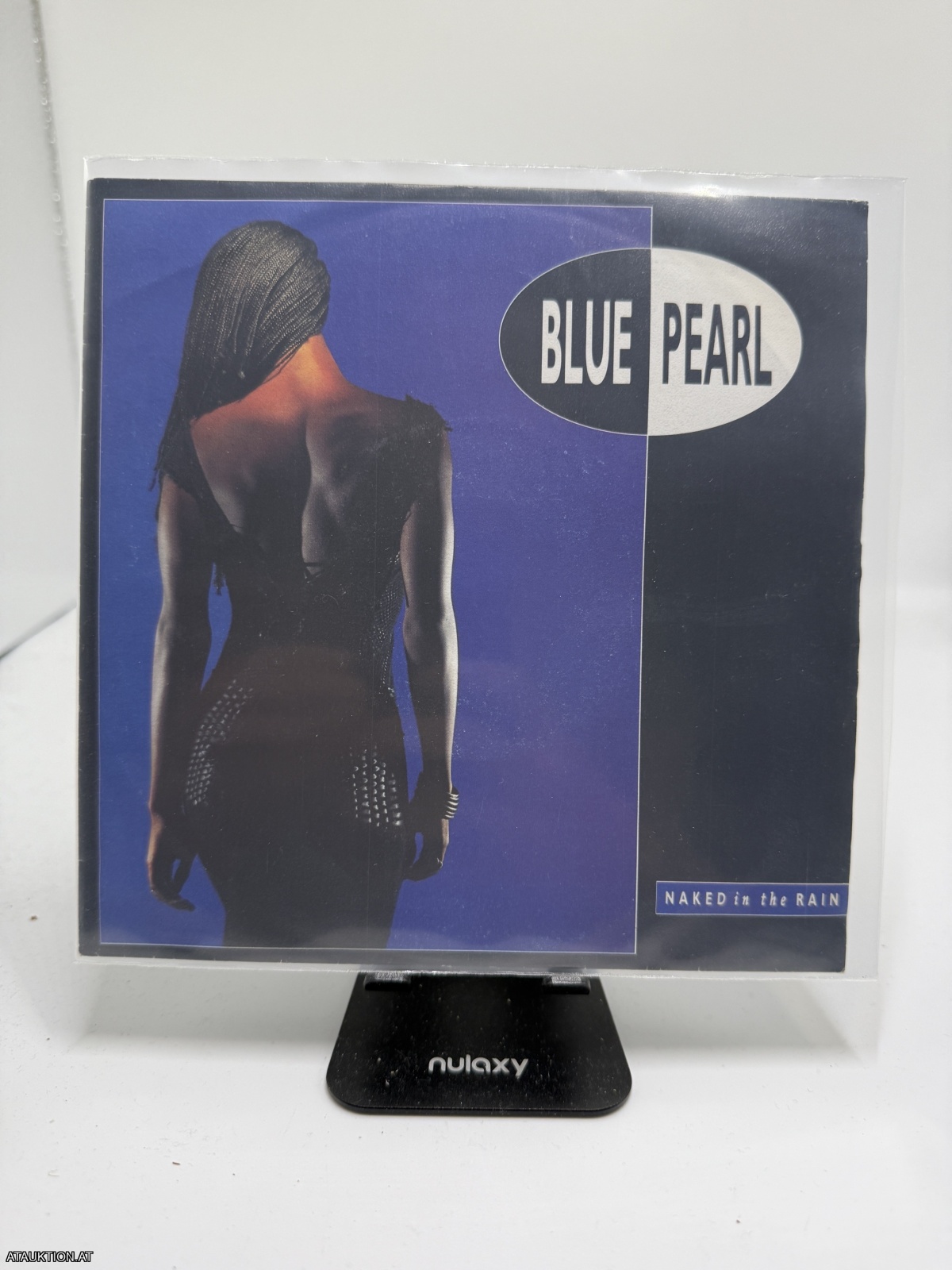 Single / Blue Pearl – Naked In The Rain