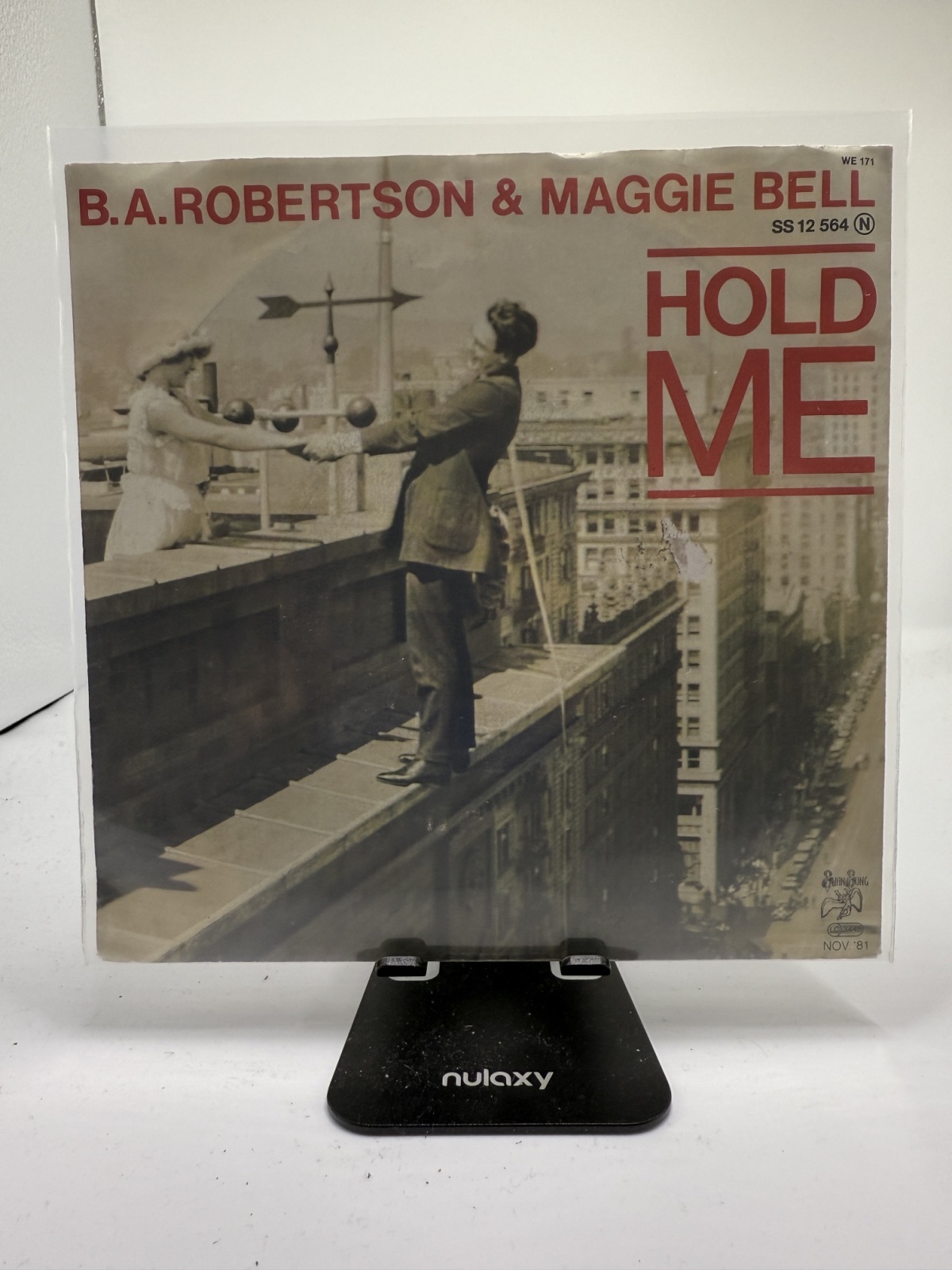 Single / B. A. Robertson & Maggie Bell – Hold Me