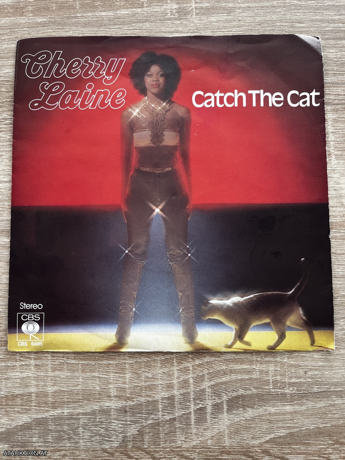 SINGLE / Cherry Laine – Catch The Cat