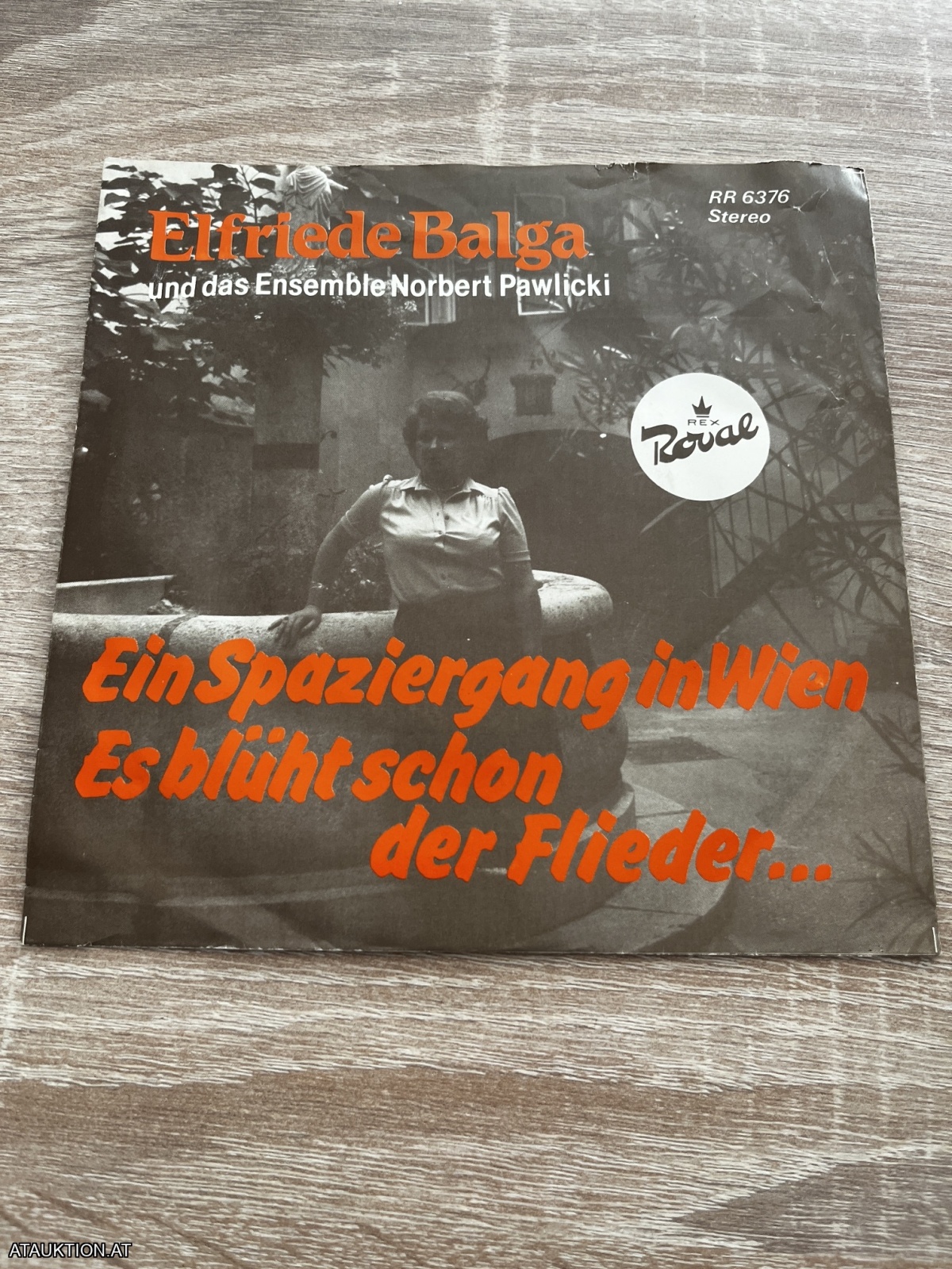 SINGLE / Elfriede Balga – Ein Spaziergang In Wien / Es Blüht Schon Der Flieder...