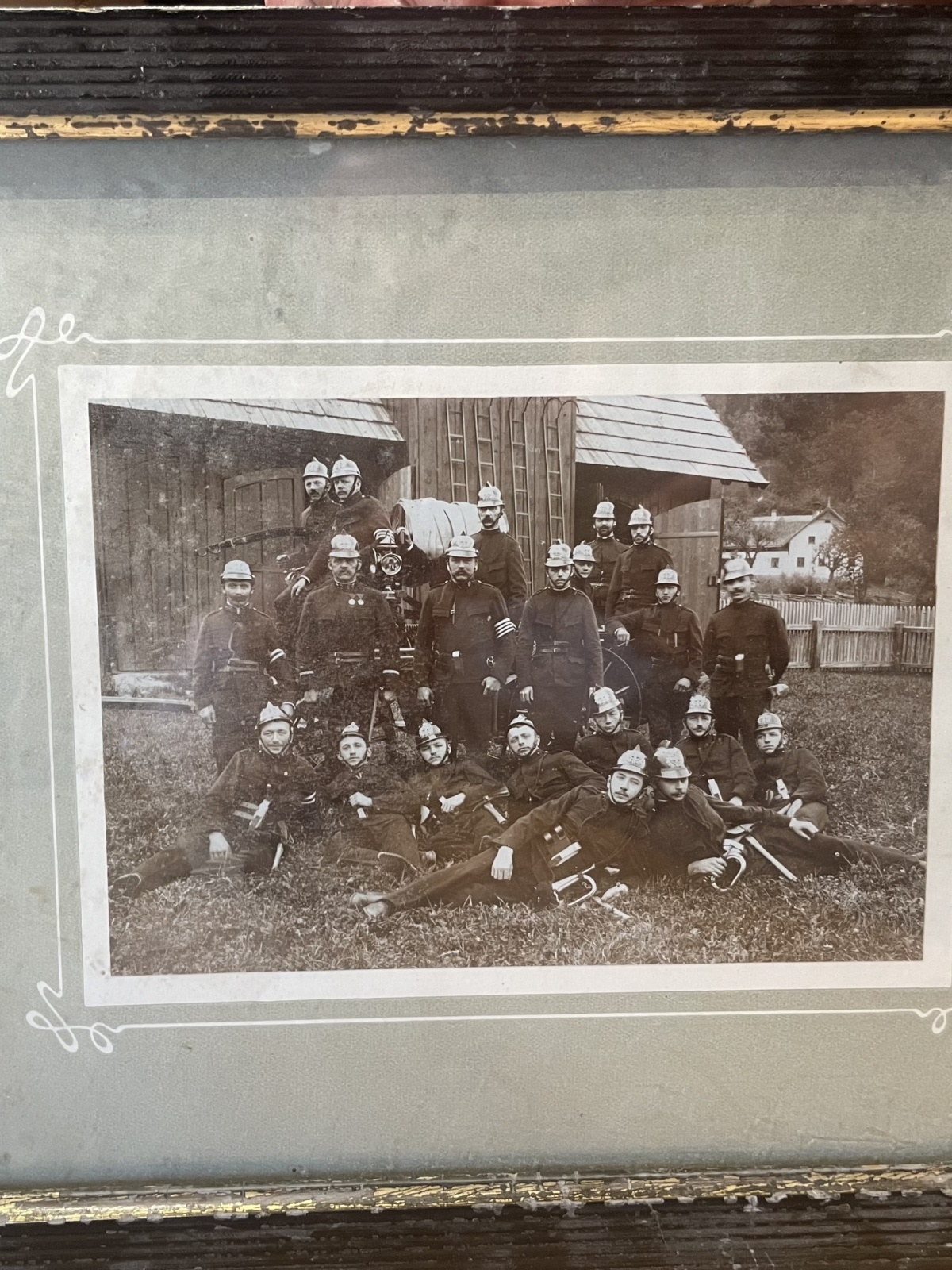 Altes Bild im Rahmen Feuerwehrgruppe um 1900