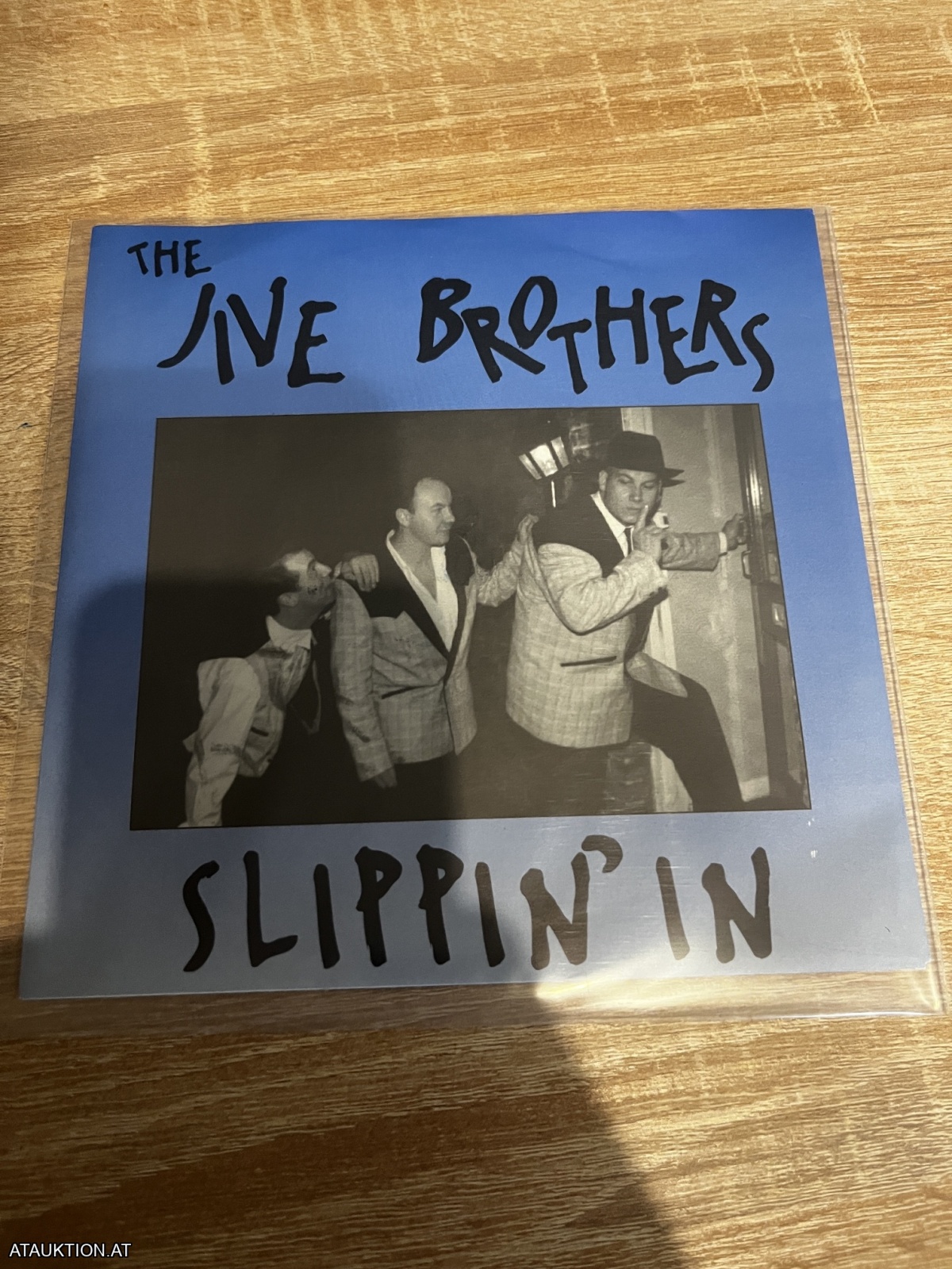 SINGLE / The Jive Brothers – Slippin' In