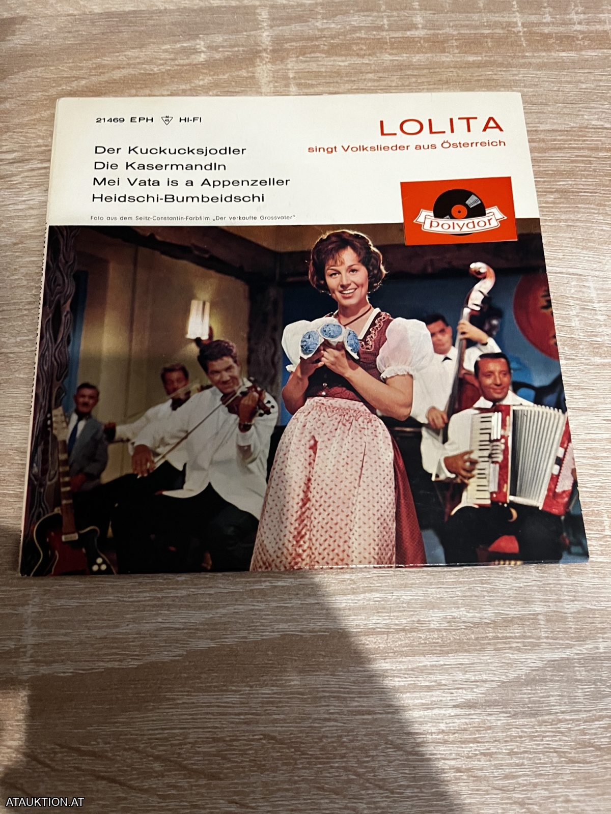 SINGLE / Lolita – Singt Volkslieder Aus Österreich