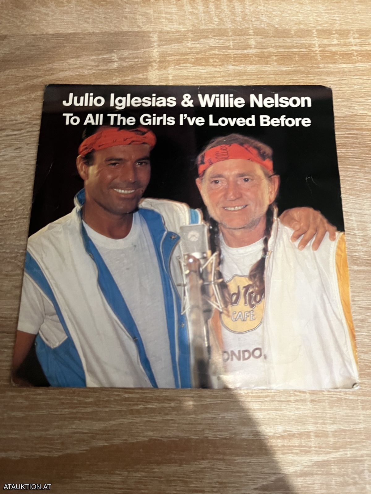 SINGLE / Julio Iglesias & Willie Nelson – To All The Girls I've Loved Before