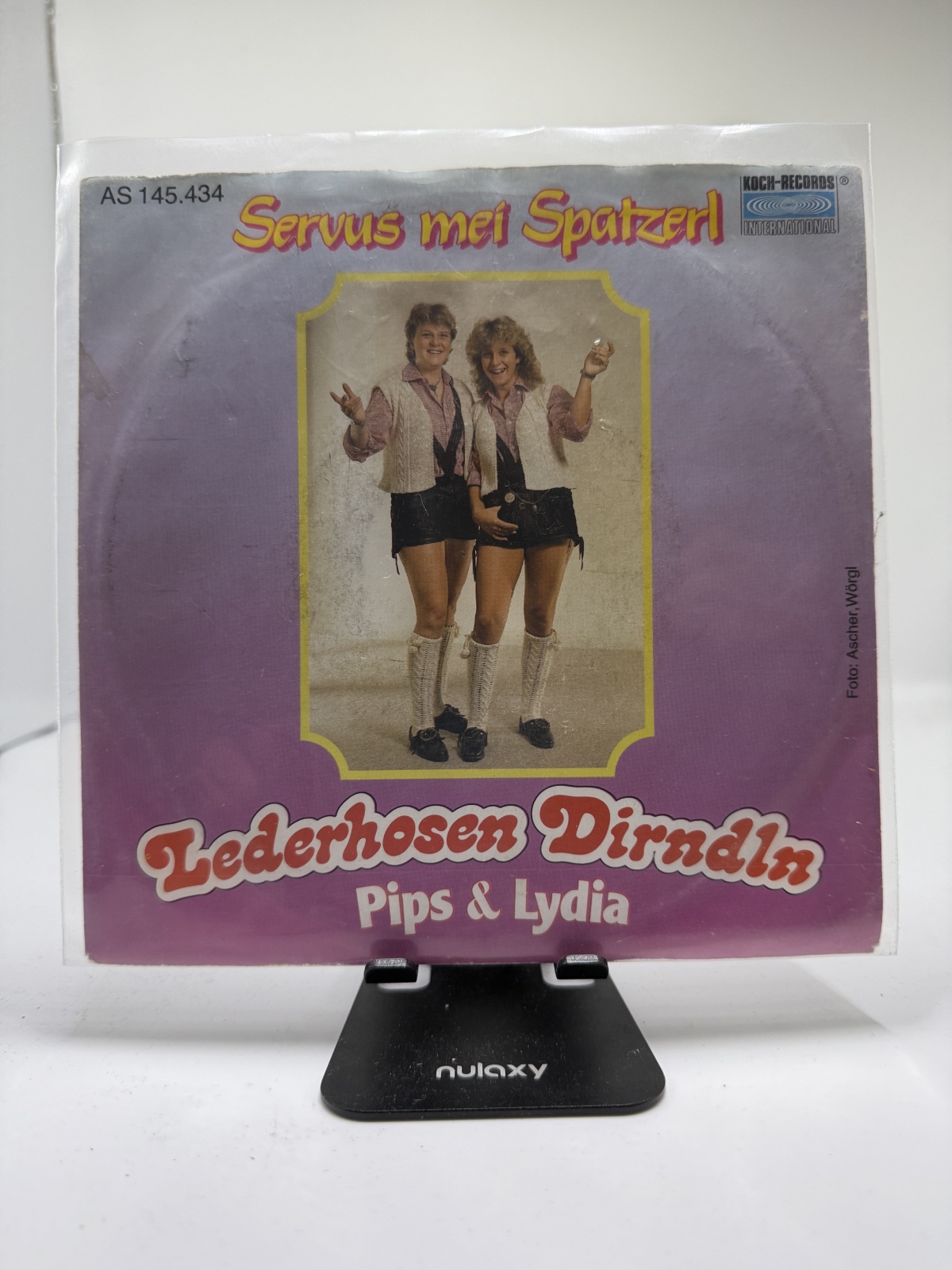 Single / Lederhosen Dirndln Pips & Lydia – Servus Mei Spatzerl