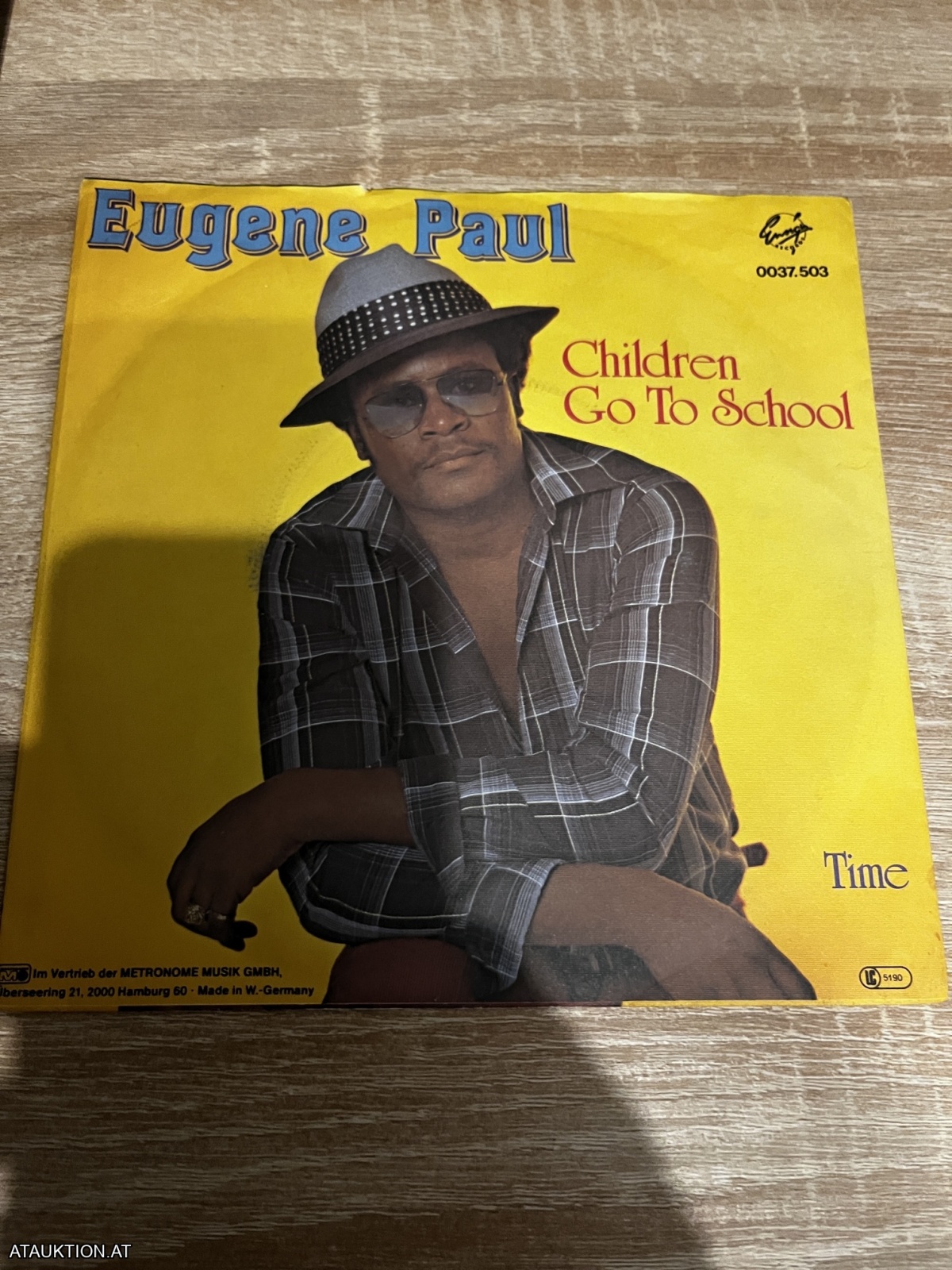 SINGLE / Eugene Paul – Children Go To School