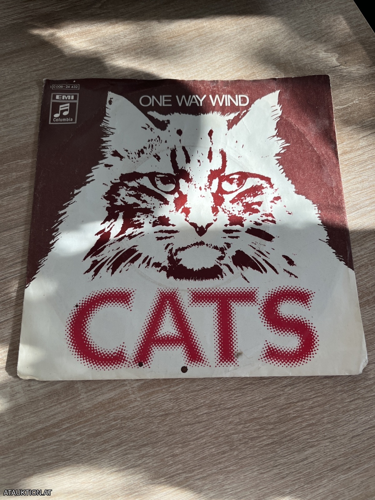 SINGLE / The Cats – One Way Wind