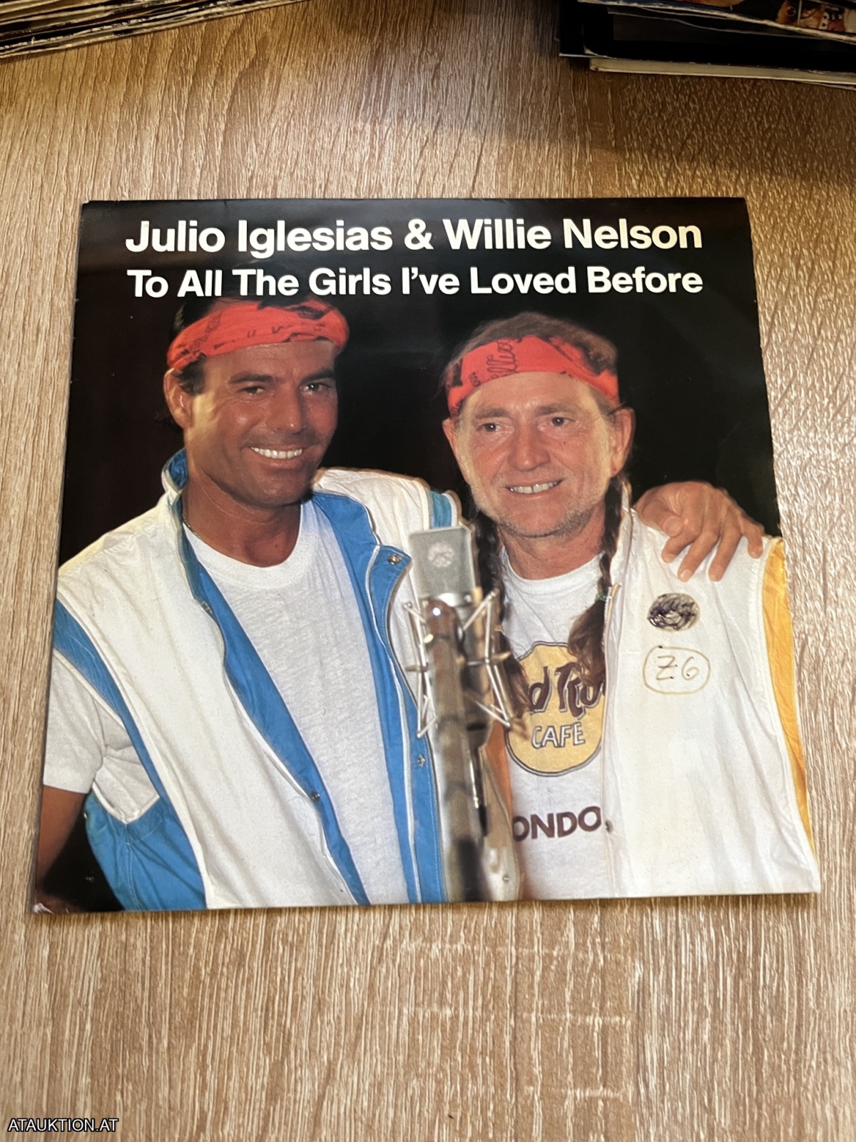 SINGLE / Julio Iglesias & Willie Nelson – To All The Girls I've Loved Before