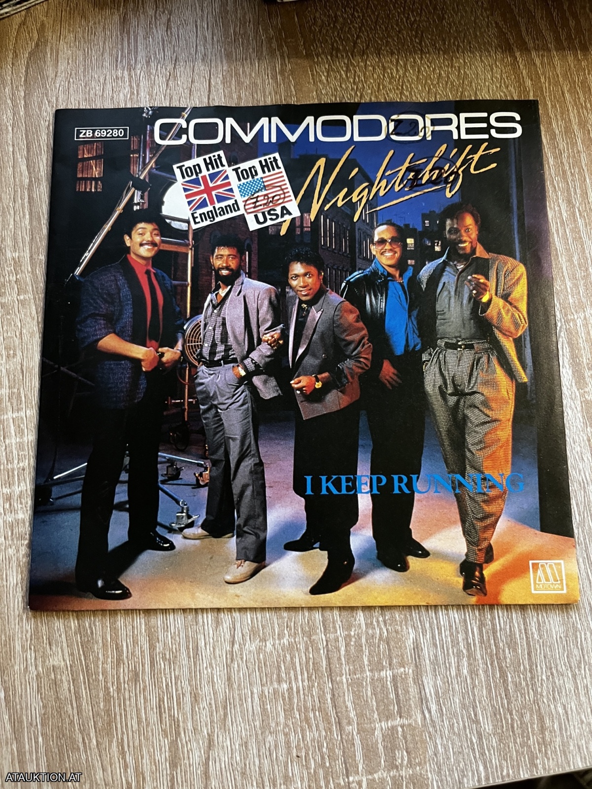 SINGLE / Commodores – Nightshift