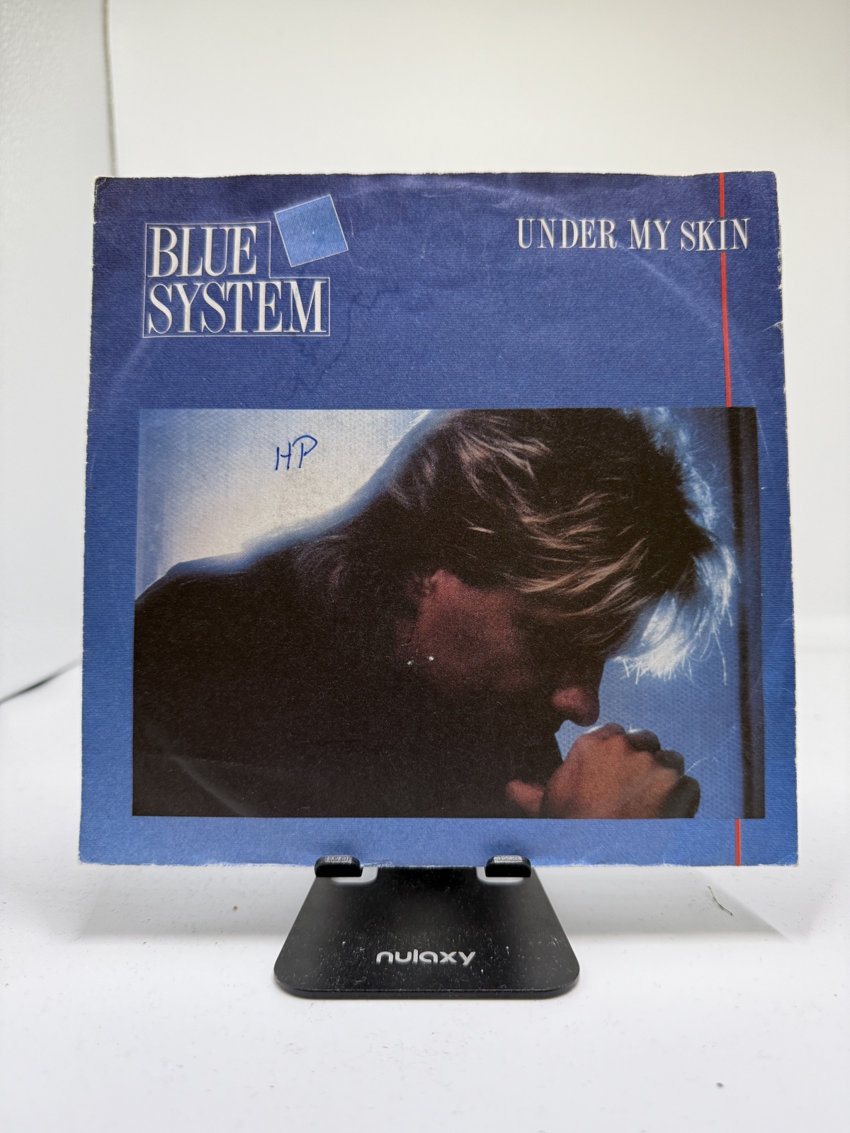 Single / Blue System – Under My Skin