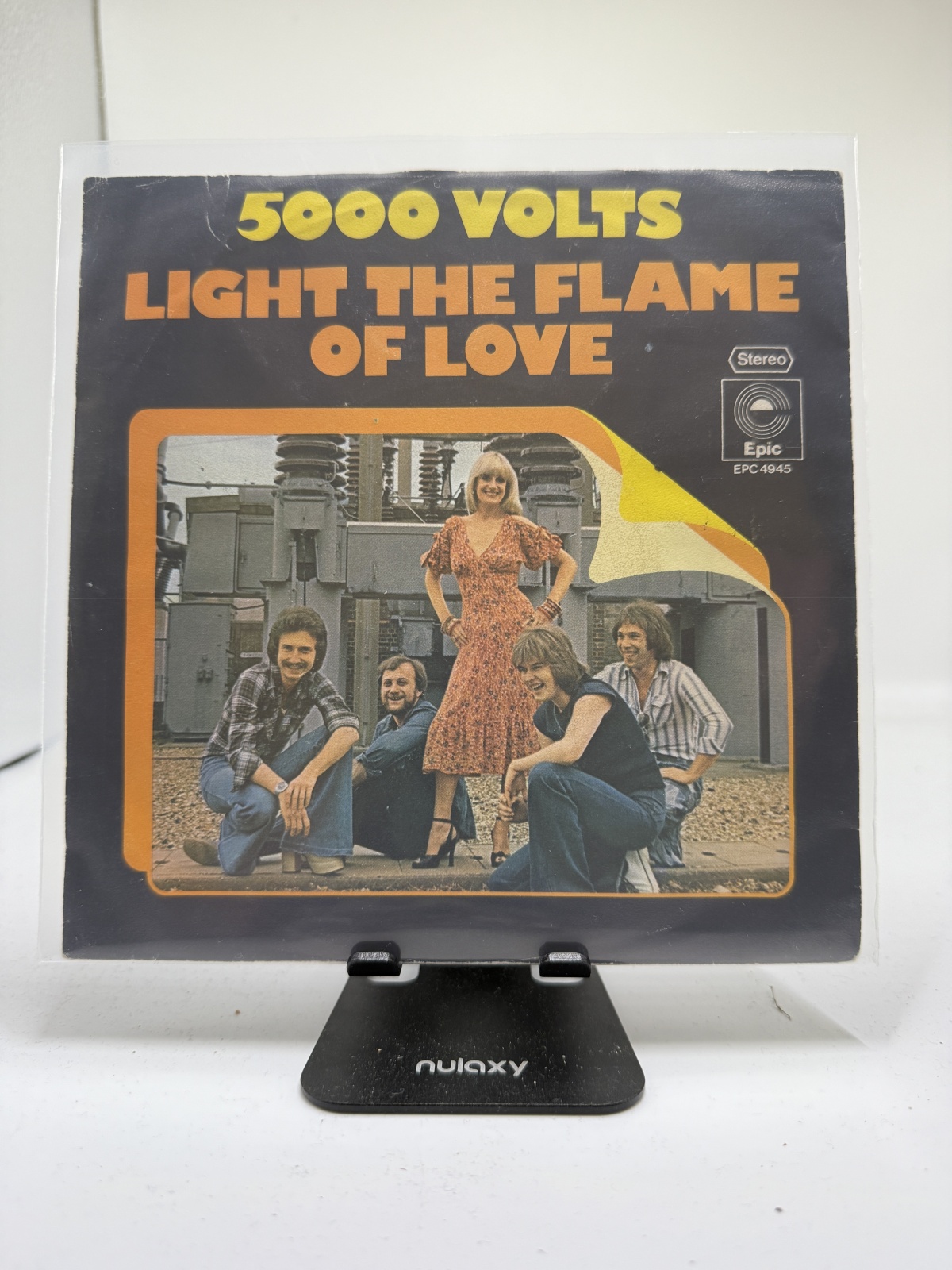 Single / 5000 Volts – Light The Flame Of Love