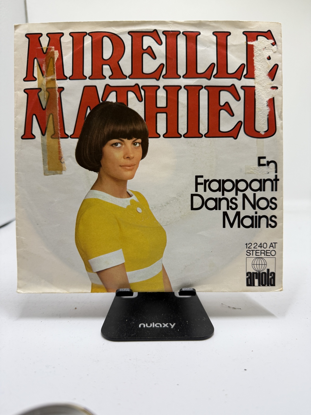 Single / Mireille Mathieu – En Frappant Dans Nos Mains