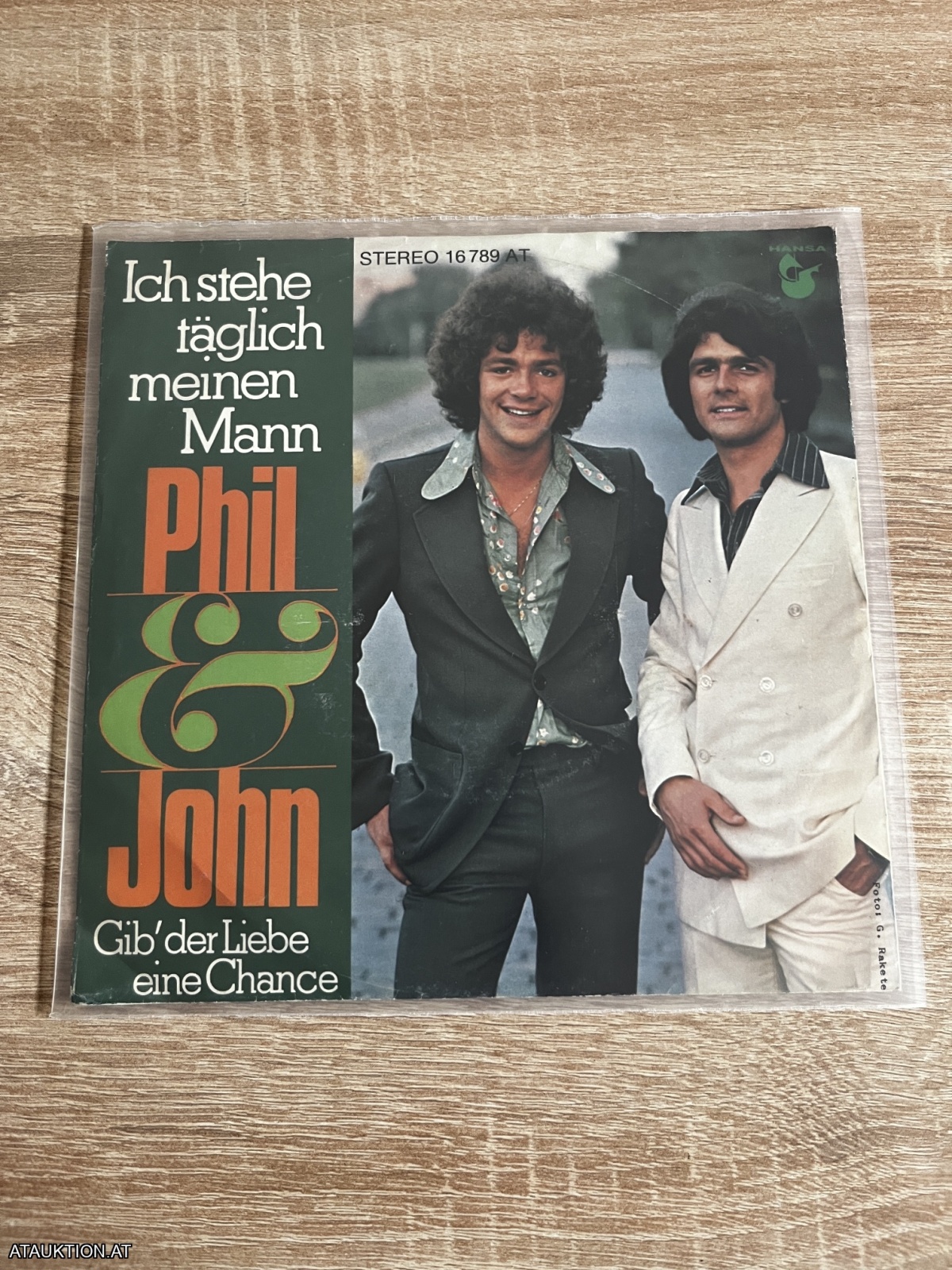 SINGLE / Phil & John – Ich Stehe Täglich Meinen Mann