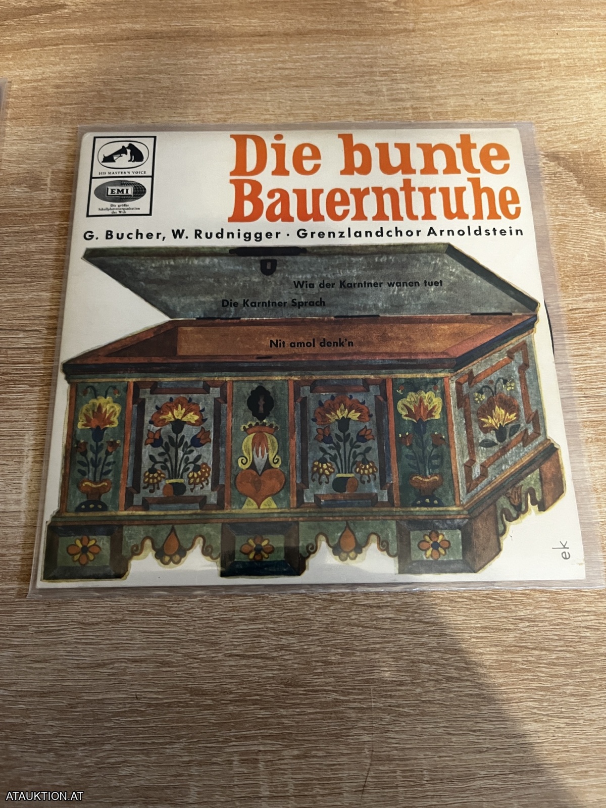 SINGLE / Die bunte Bauerntruhe