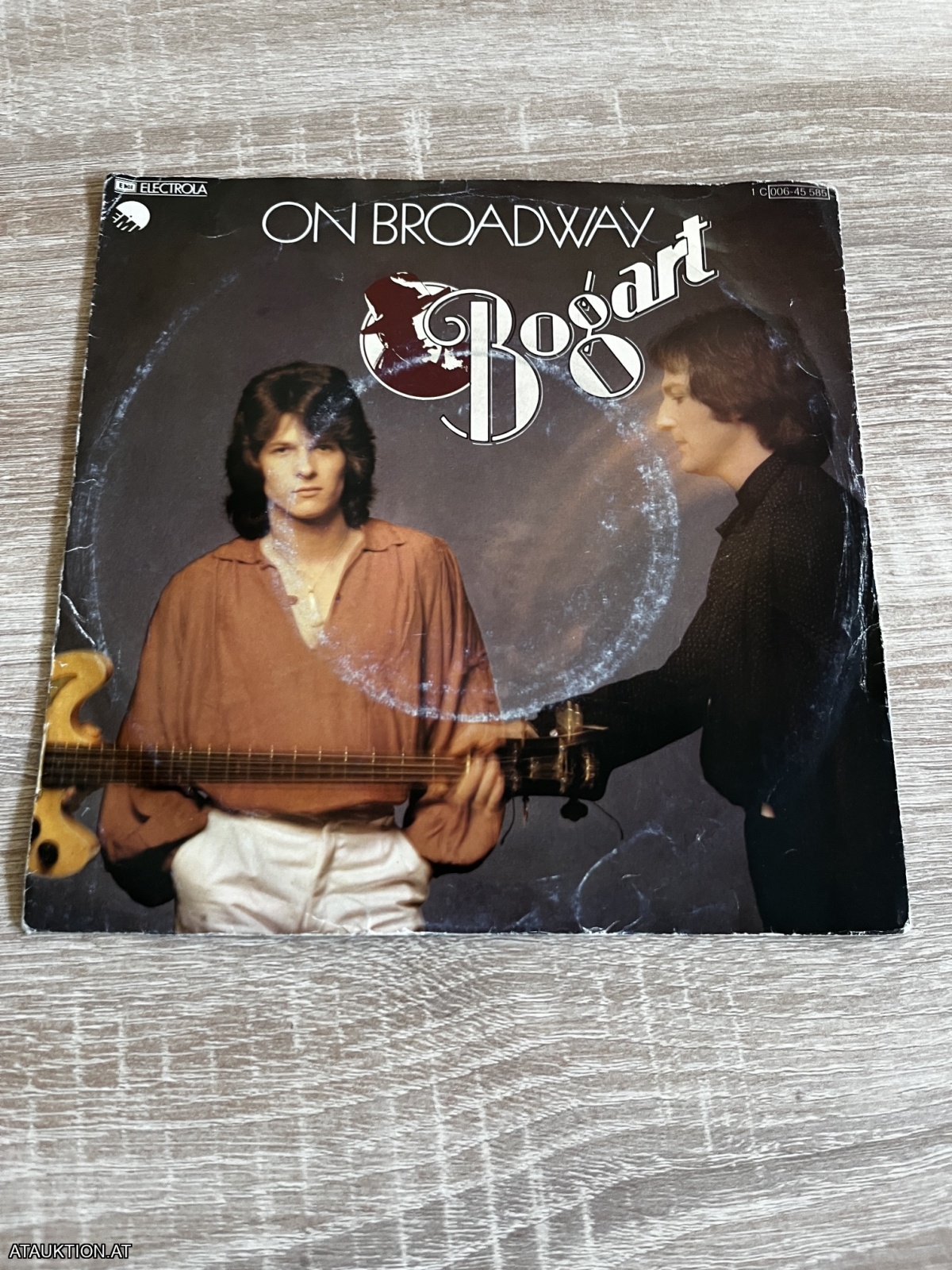 SINGLE / Bogart – On Broadway