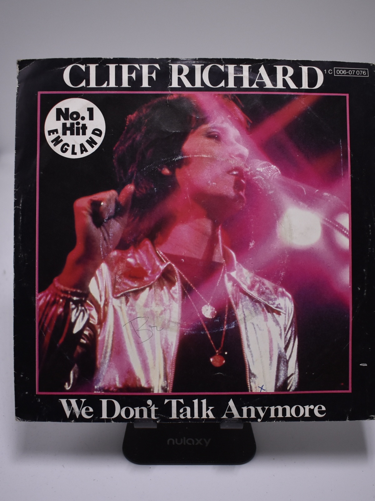 Single / Cliff Richard – We Don't Talk Anymore