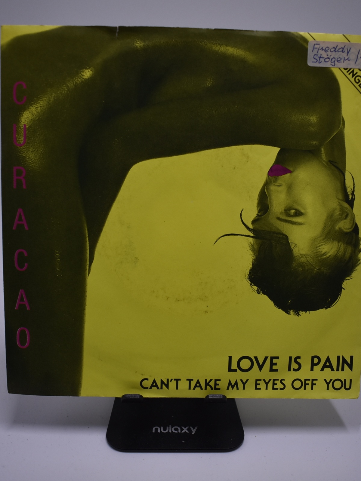 Single / Curacao – Love Is Pain