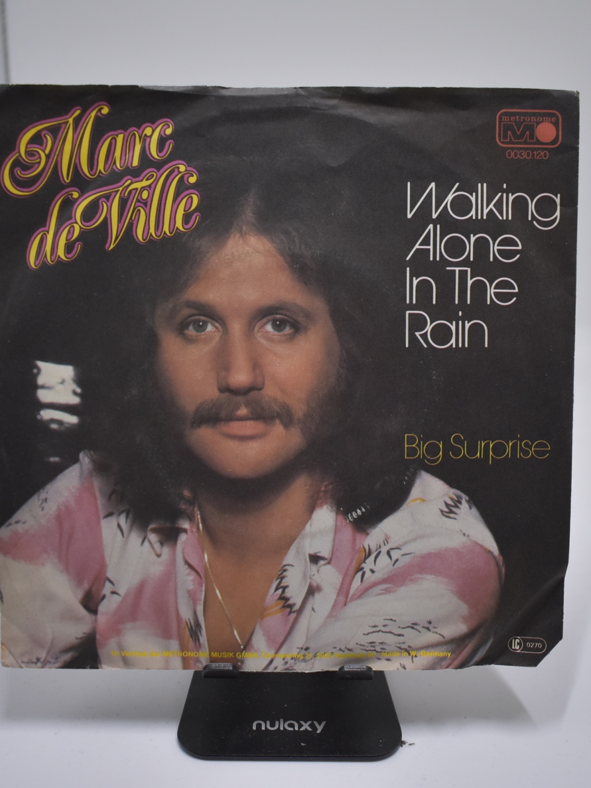 Single / Marc De Ville – Walking Alone In The Rain