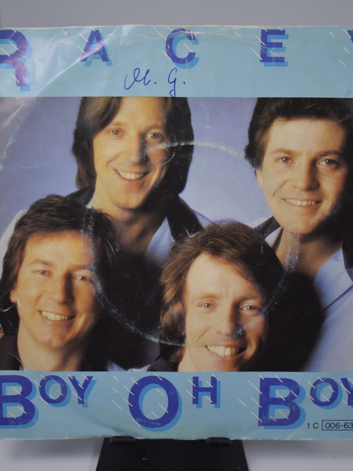 Single / Racey – Boy Oh Boy