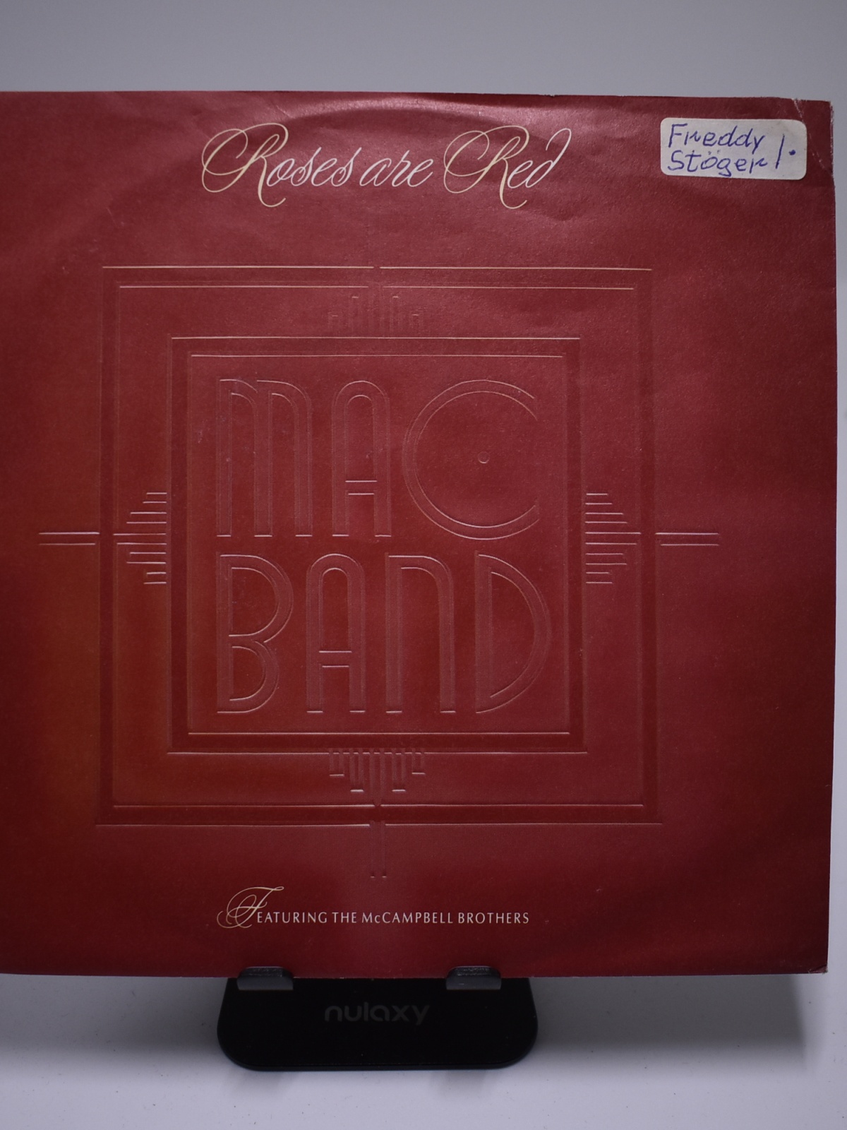 Single / Mac Band Featuring The McCampbell Brothers – Roses Are Red