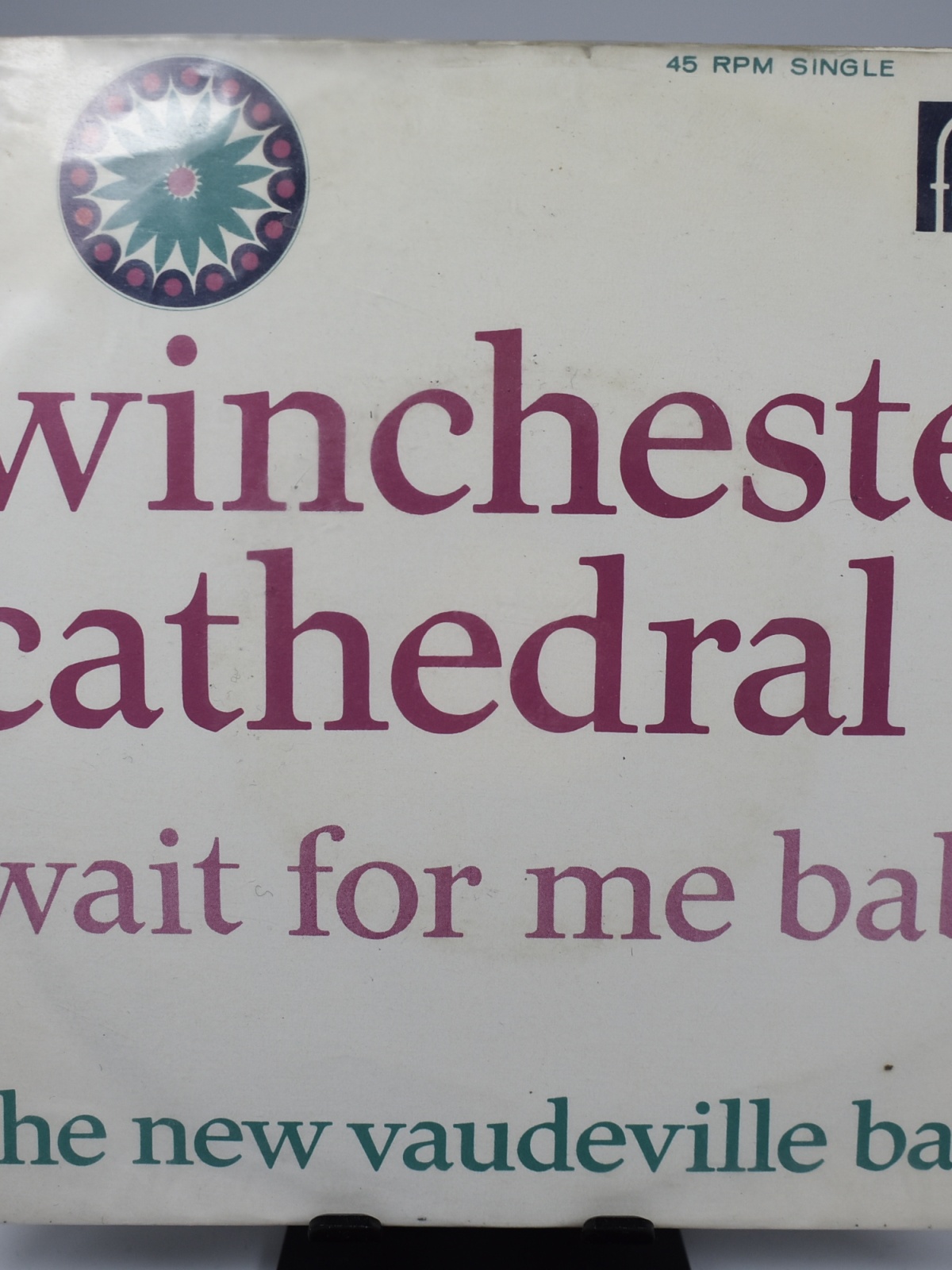 Single / The New Vaudeville Band – Winchester Cathedral