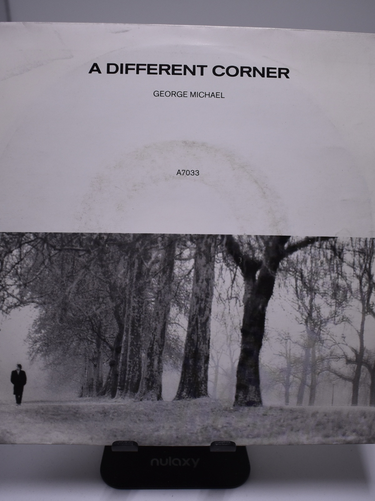 Single / George Michael – A Different Corner