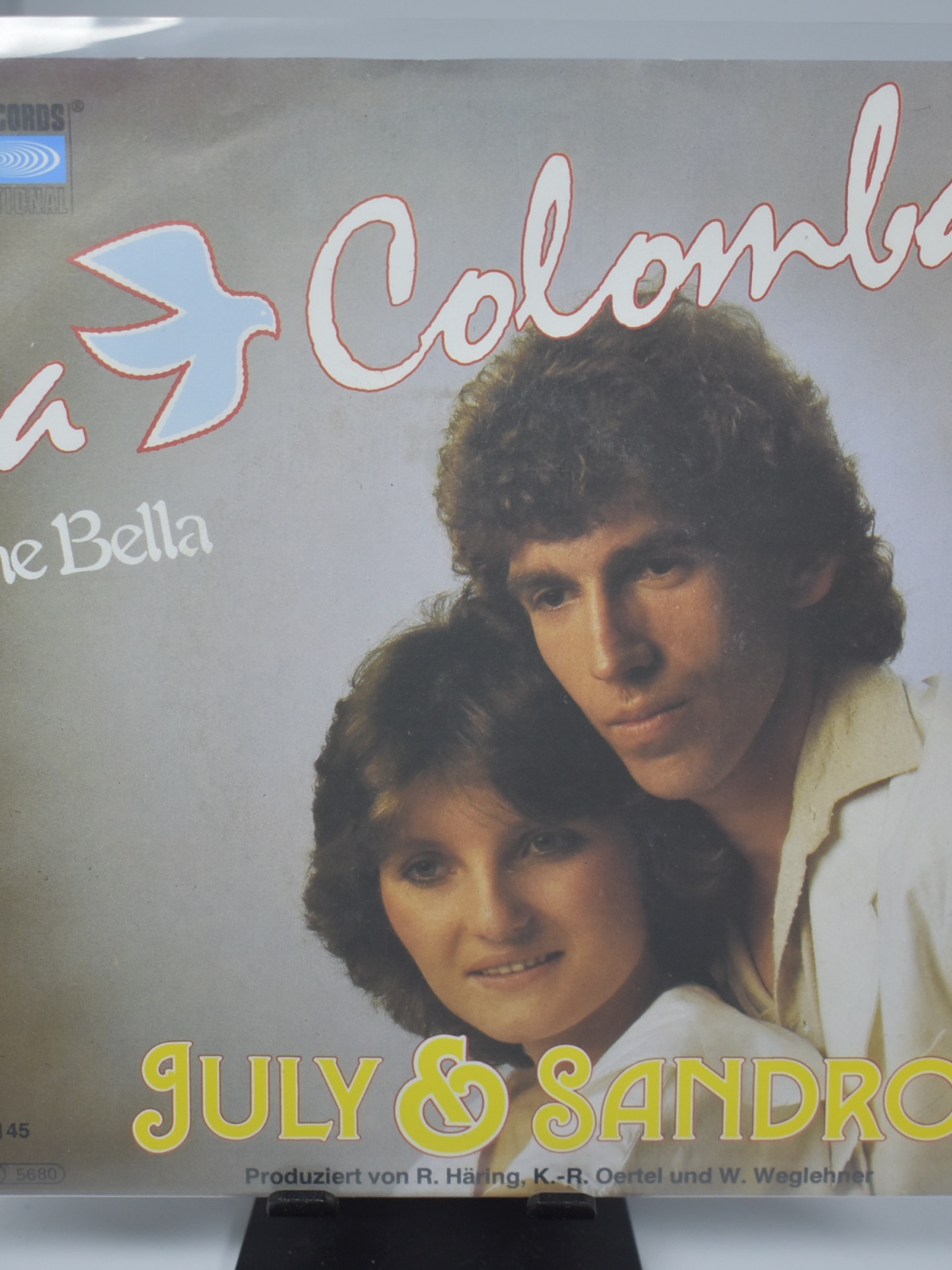 Single / July & Sandro – La Colomba