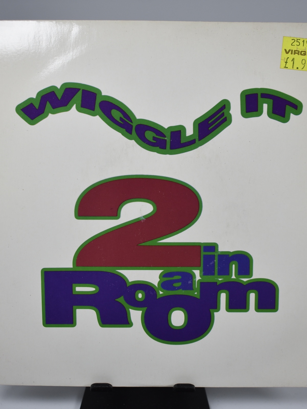 Single / 2 In A Room – Wiggle It